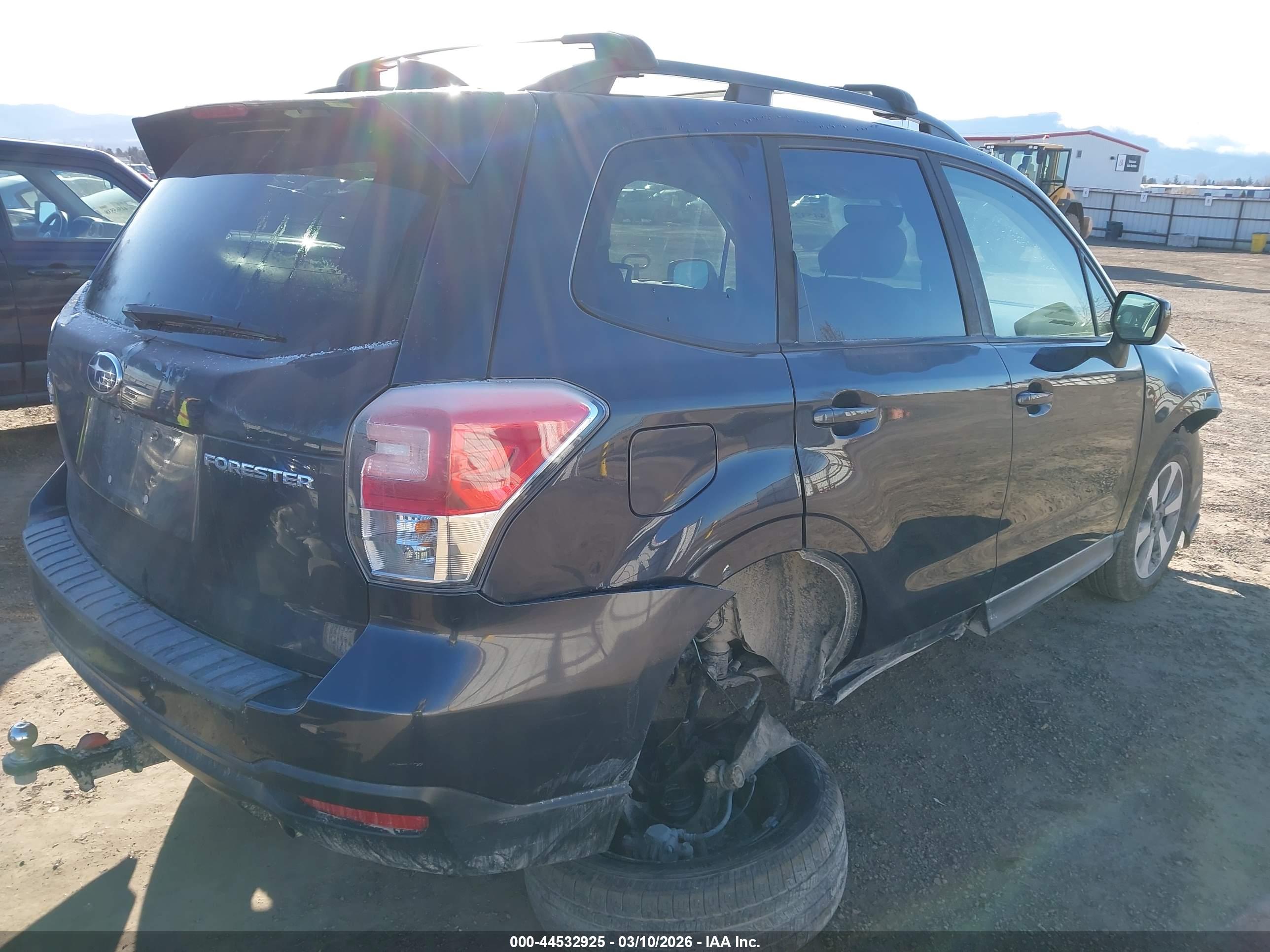 SUBARU FORESTER image 4