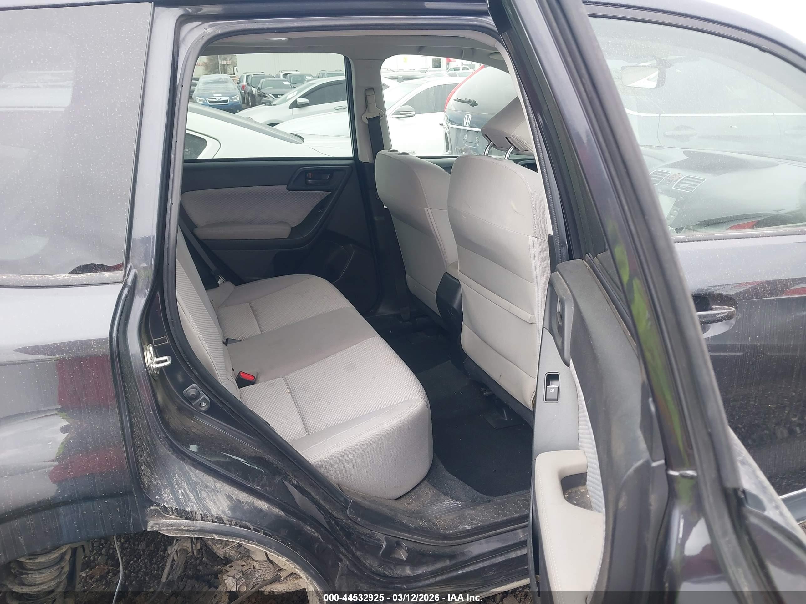 SUBARU FORESTER image 8