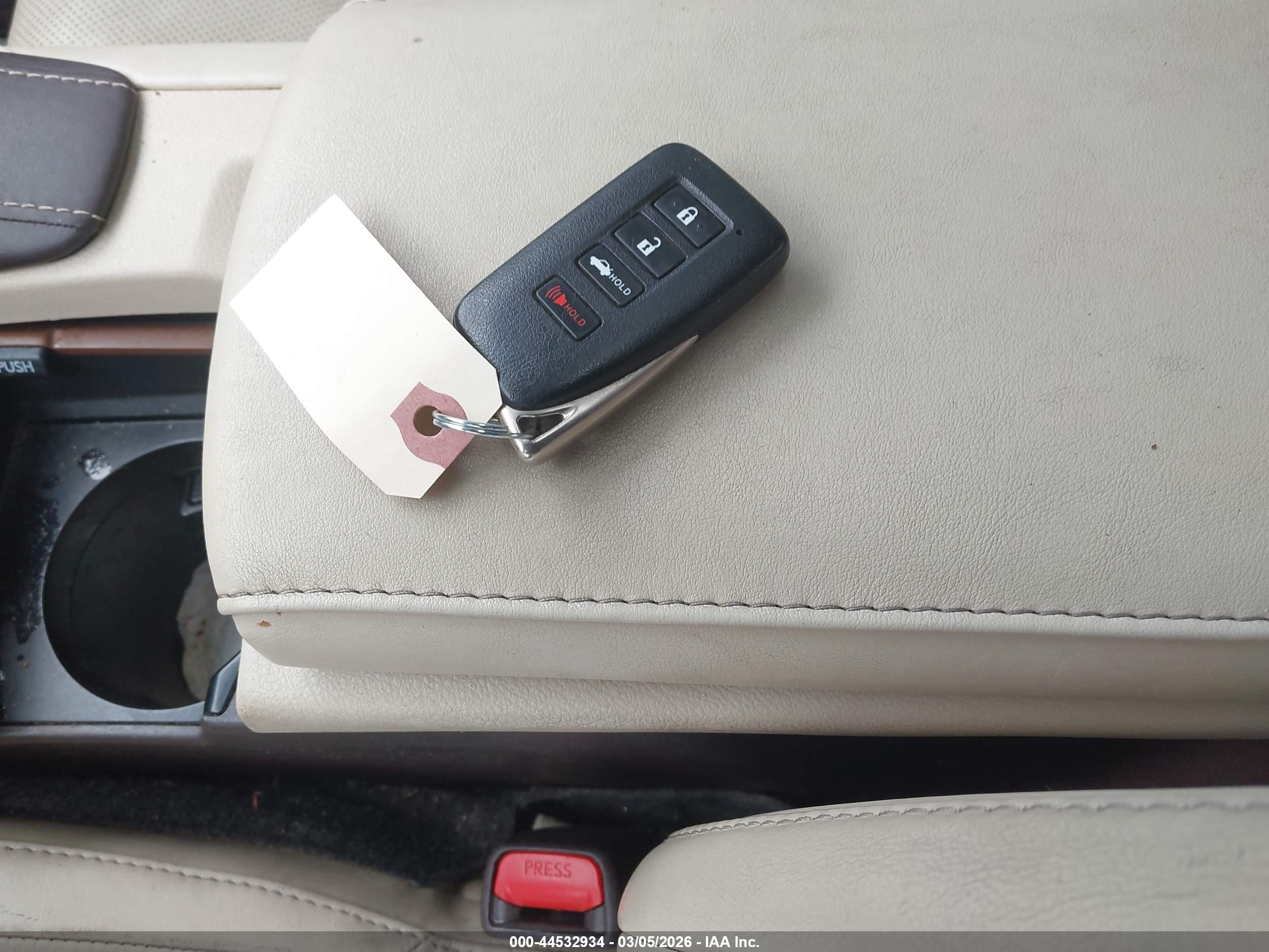 LEXUS ES image 11