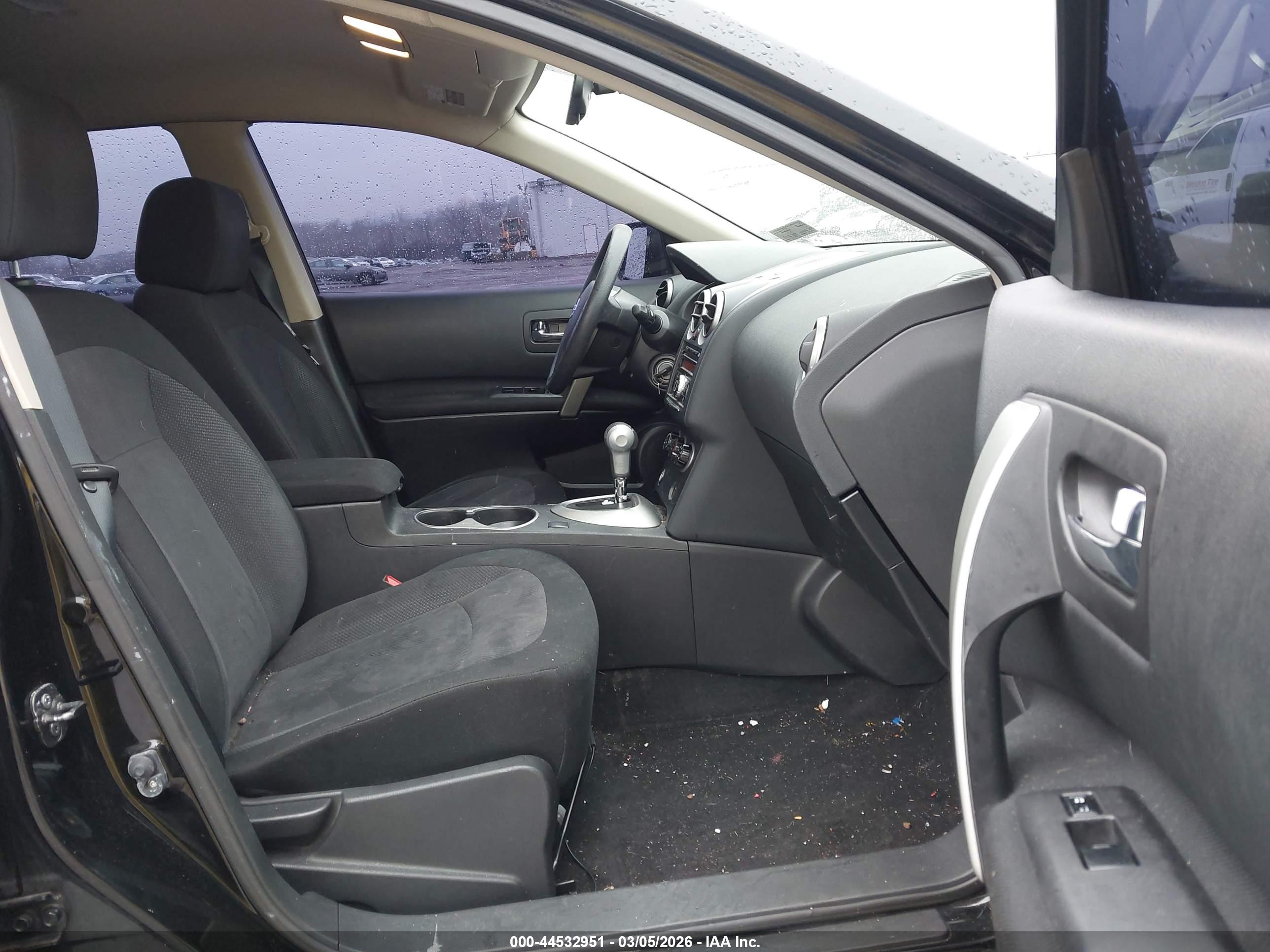 NISSAN ROGUE image 5