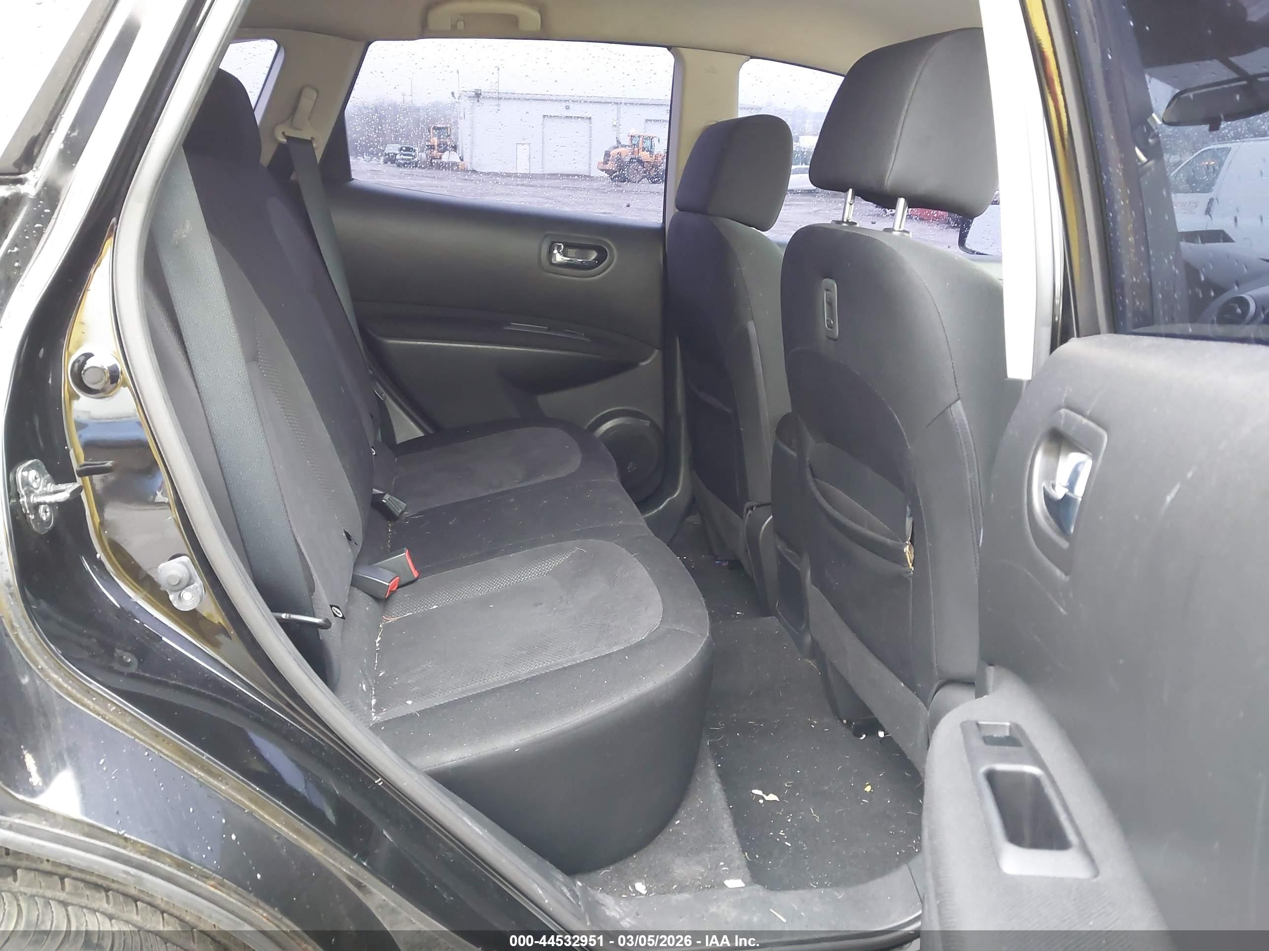 NISSAN ROGUE image 8