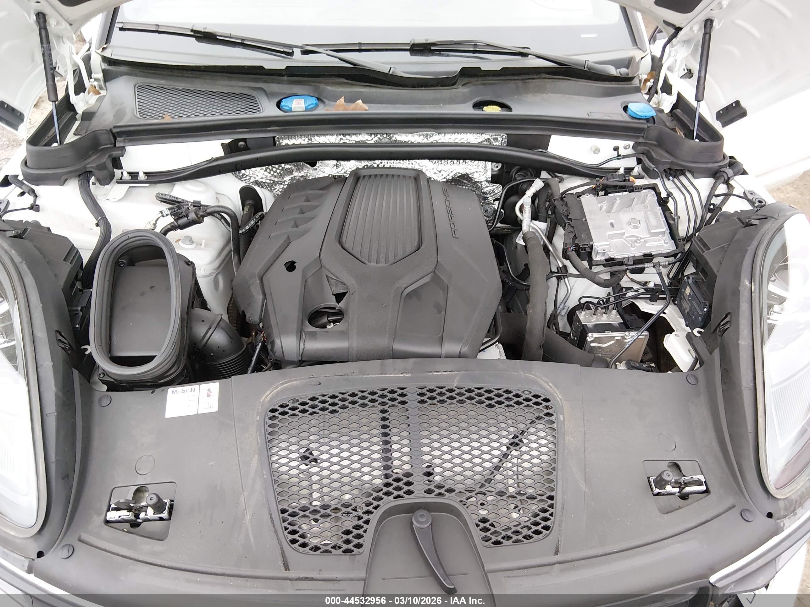 PORSCHE MACAN image 10