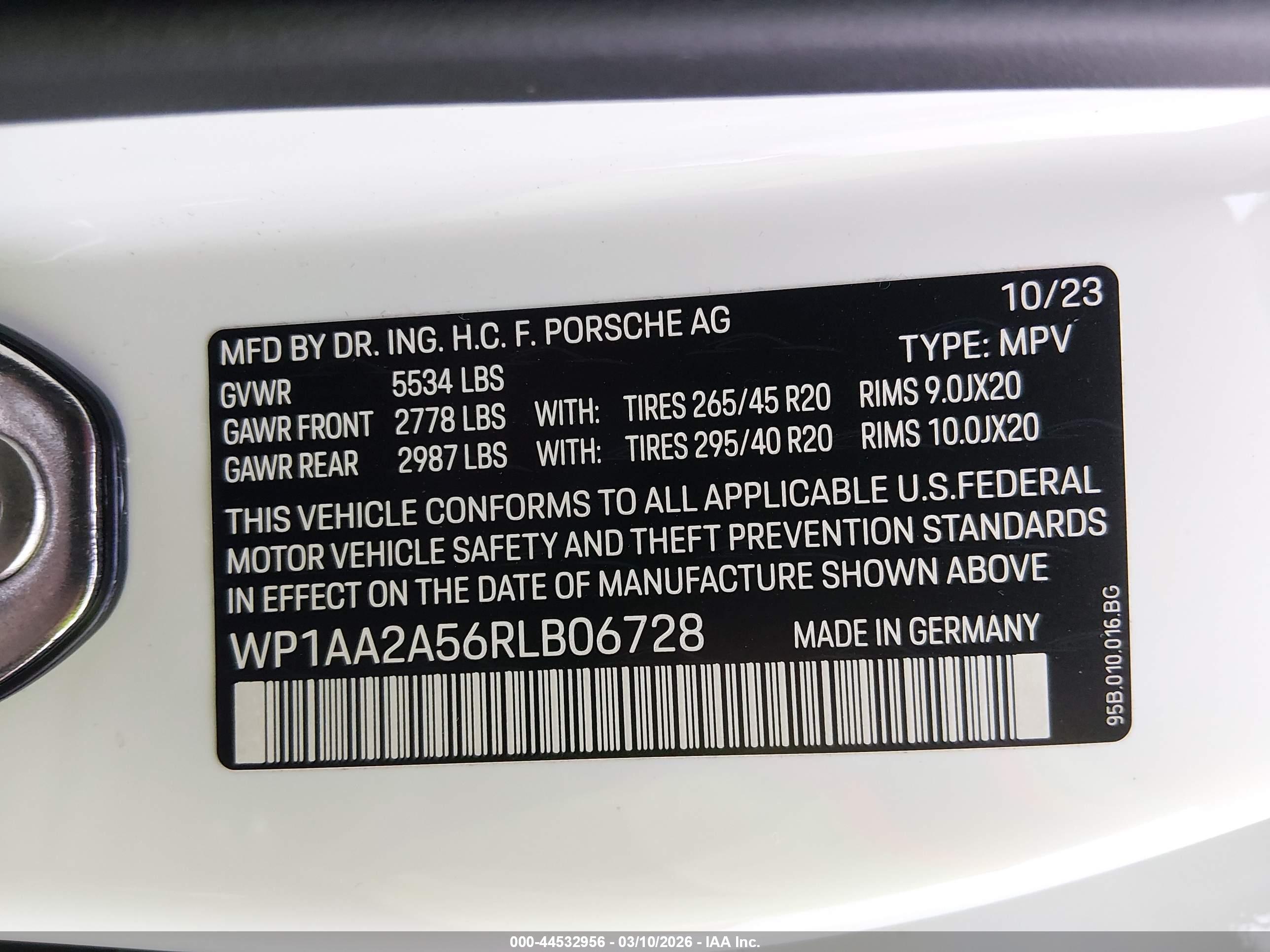 PORSCHE MACAN image 9