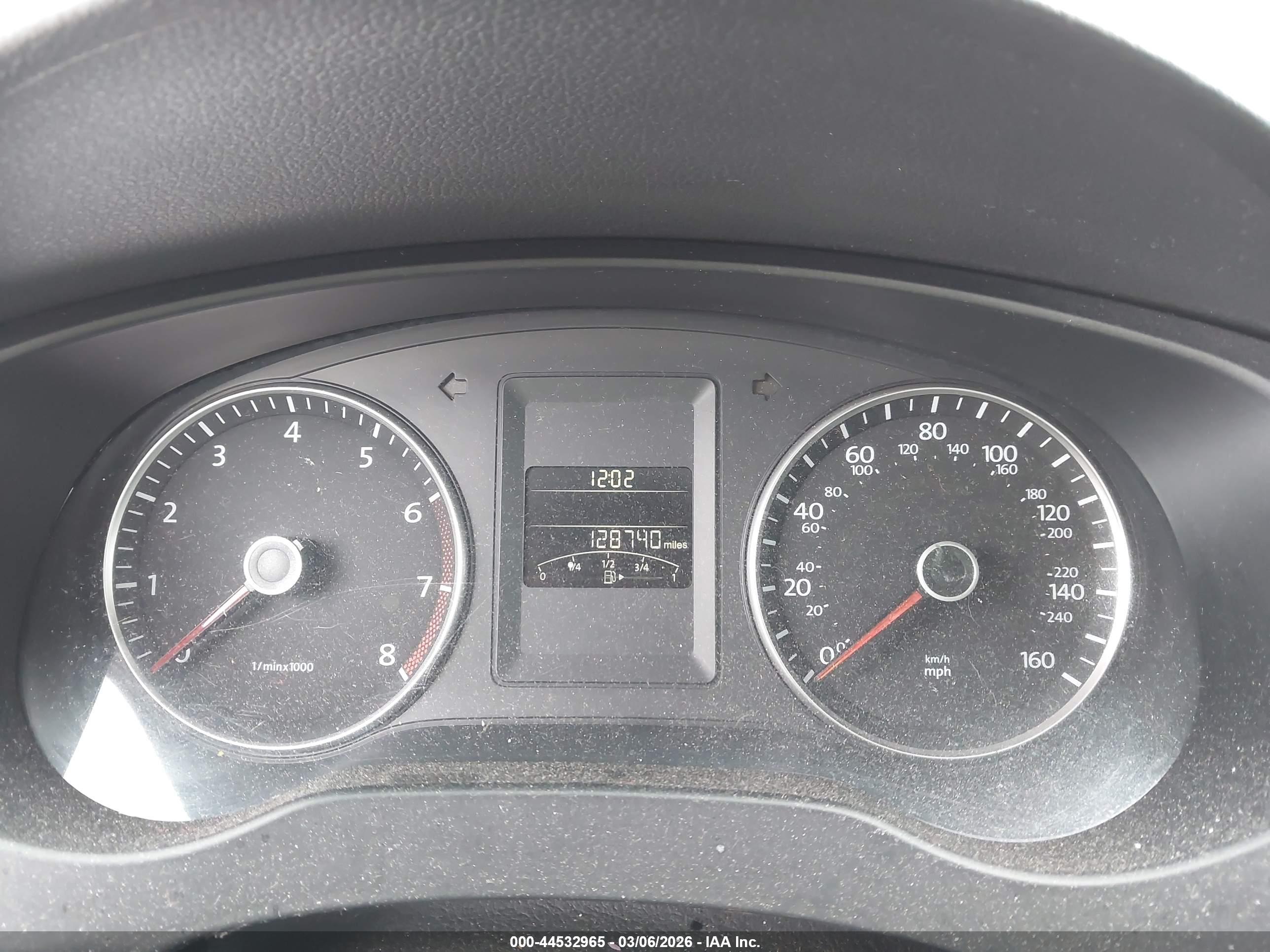 VOLKSWAGEN JETTA image 7