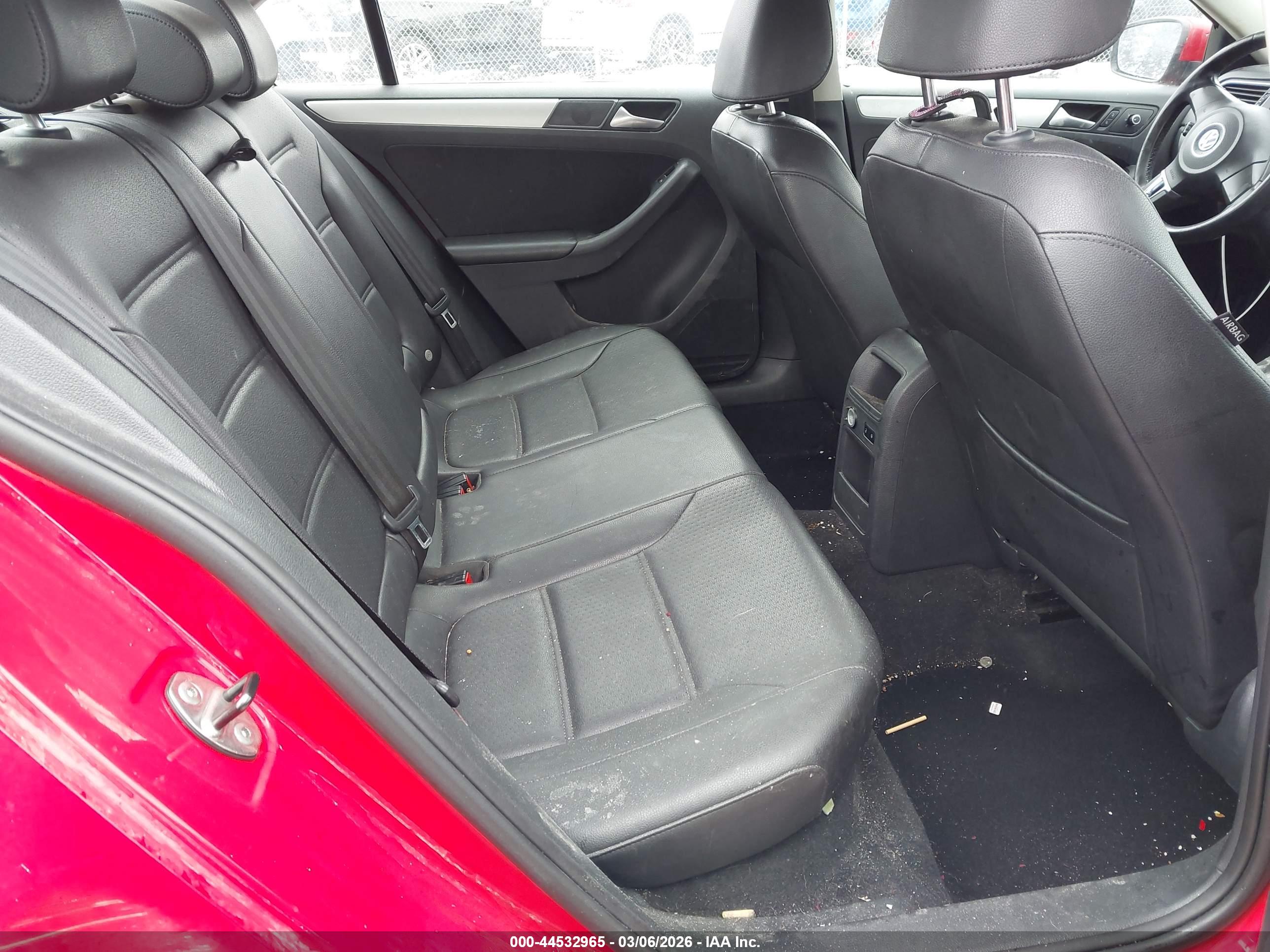 VOLKSWAGEN JETTA image 8