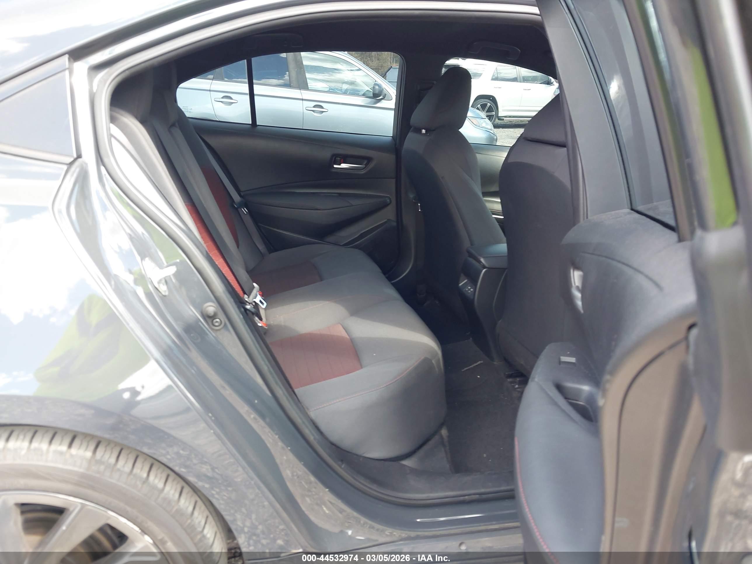 TOYOTA COROLLA image 8