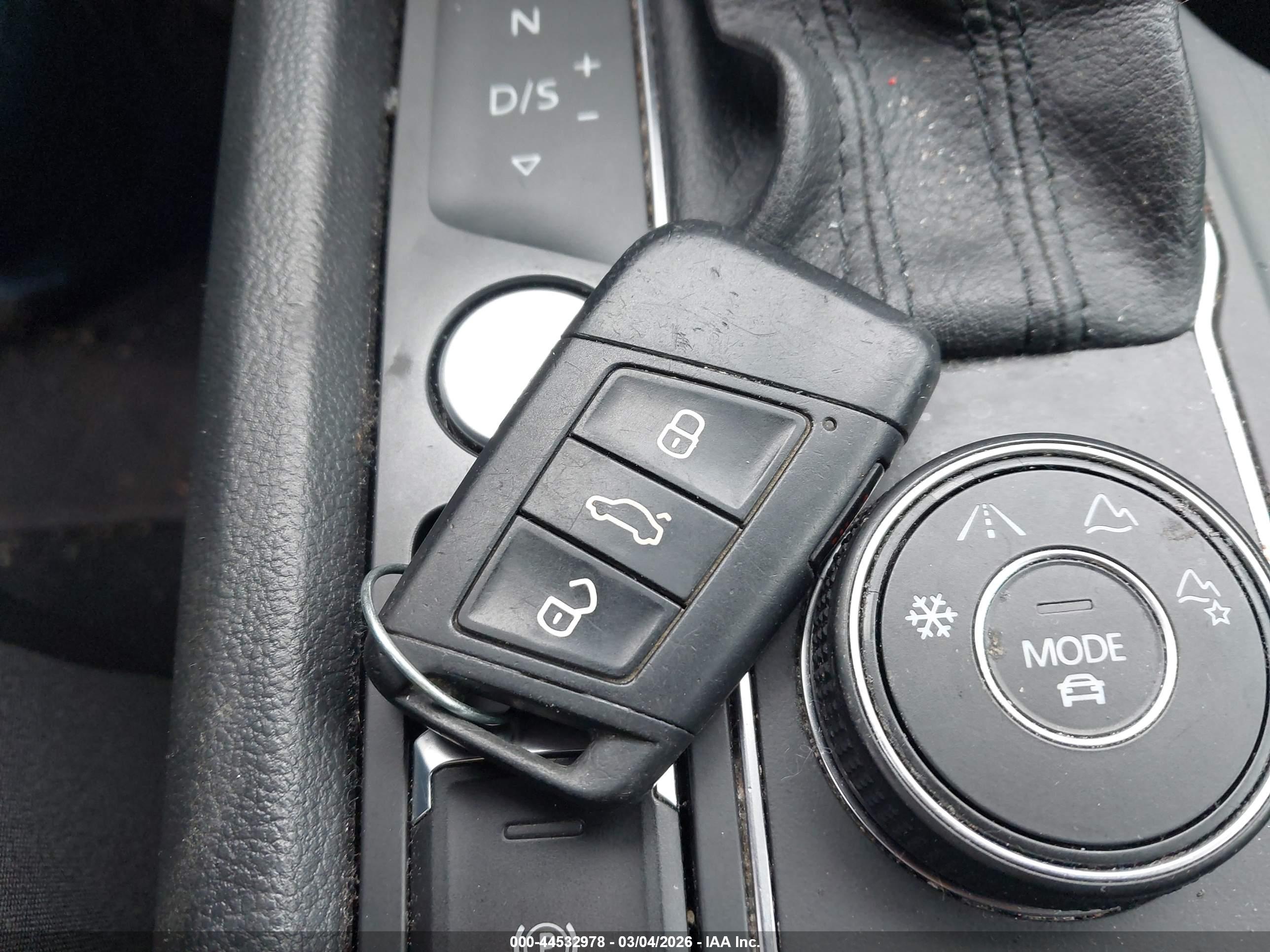 VOLKSWAGEN ATLAS image 11