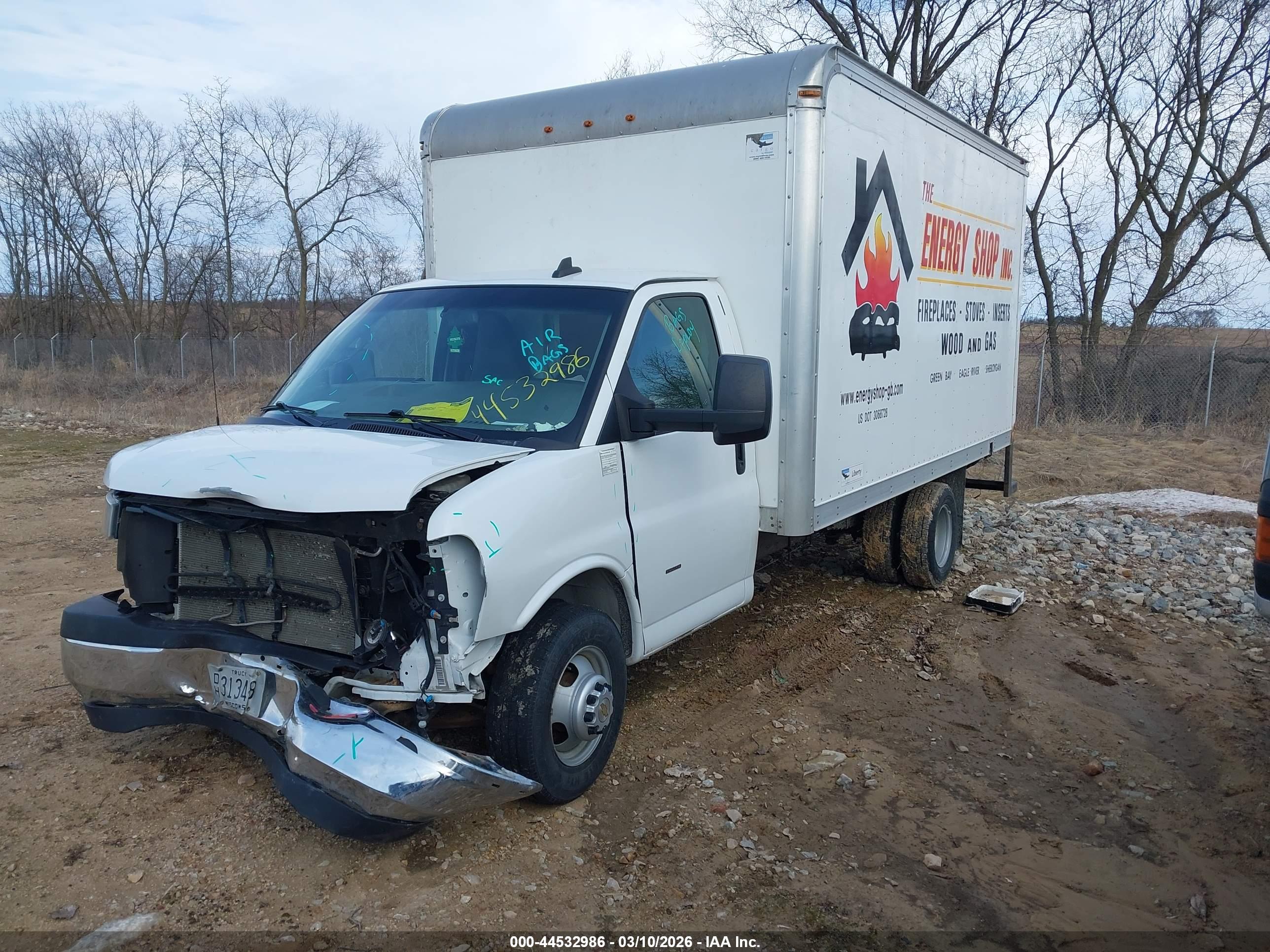 CHEVROLET EXPRESS image 2