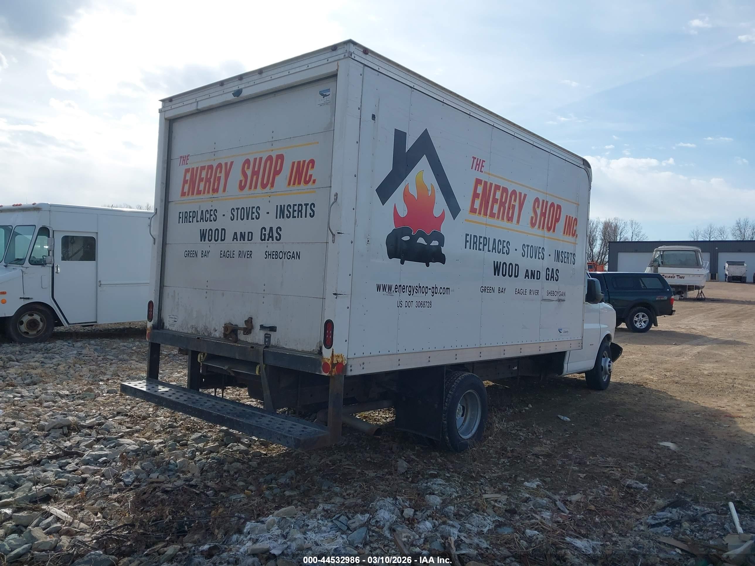 CHEVROLET EXPRESS image 4