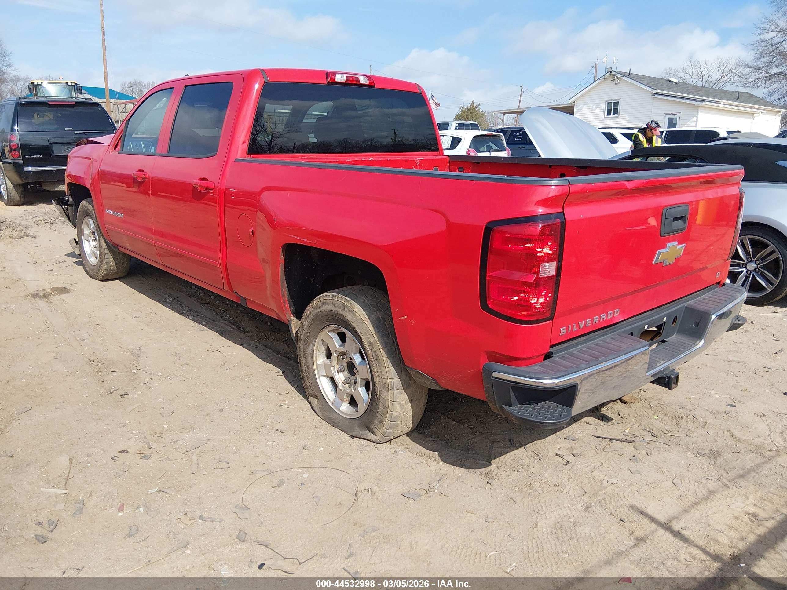 CHEVROLET SILVERADO image 3