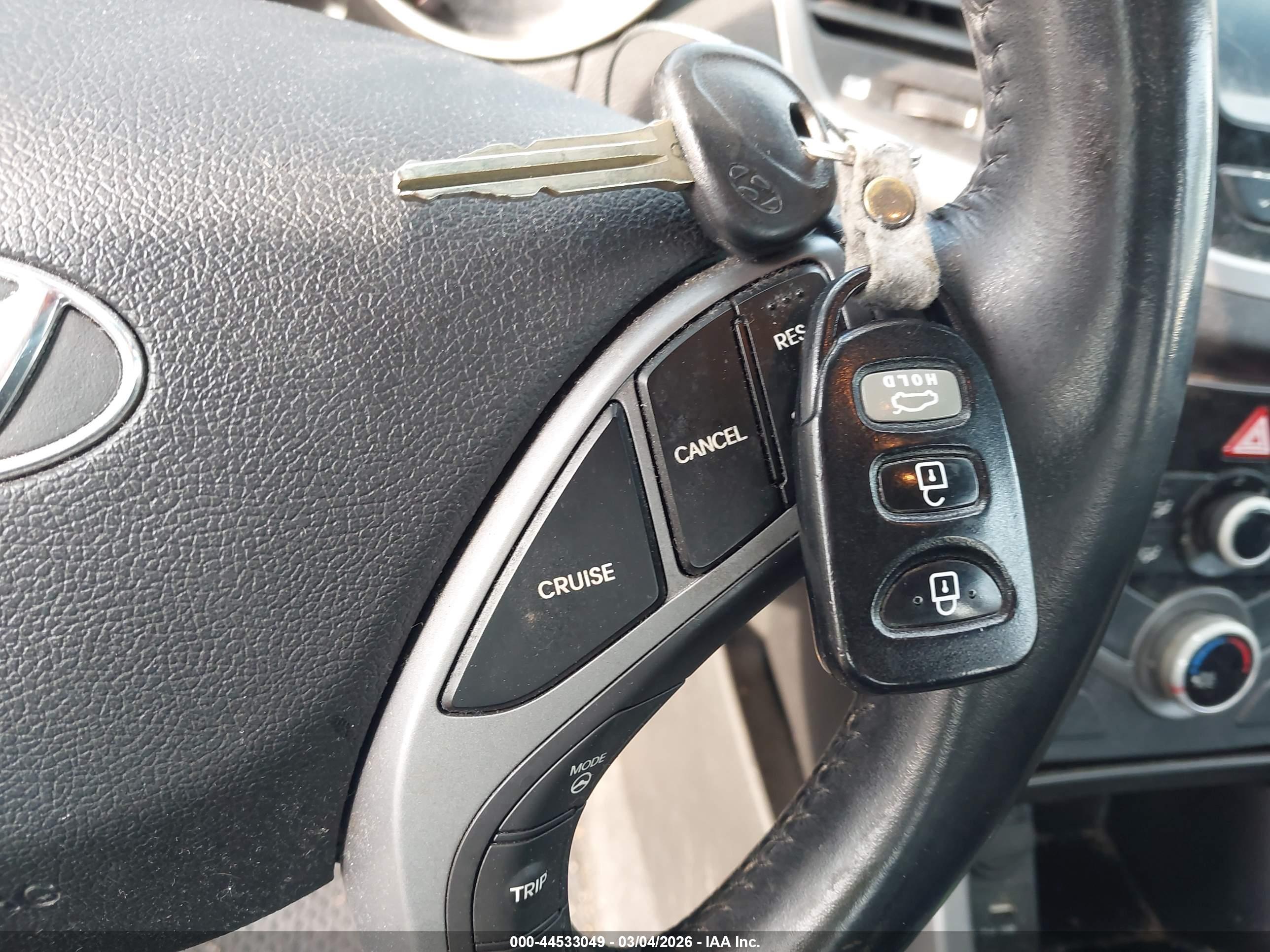 HYUNDAI ELANTRA image 11
