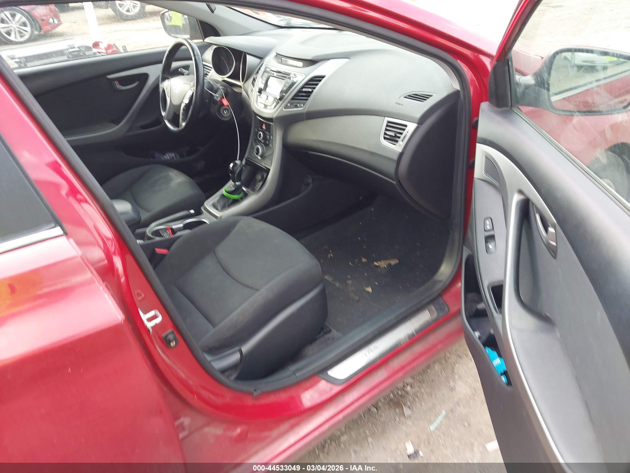HYUNDAI ELANTRA image 5