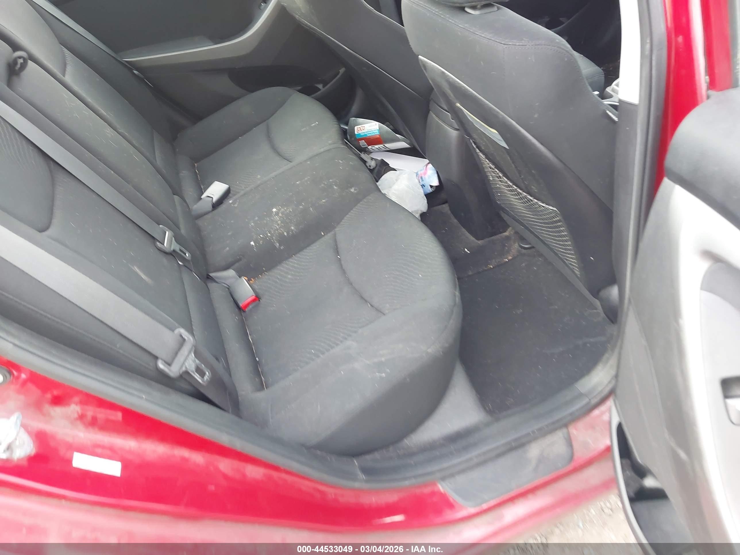 HYUNDAI ELANTRA image 8