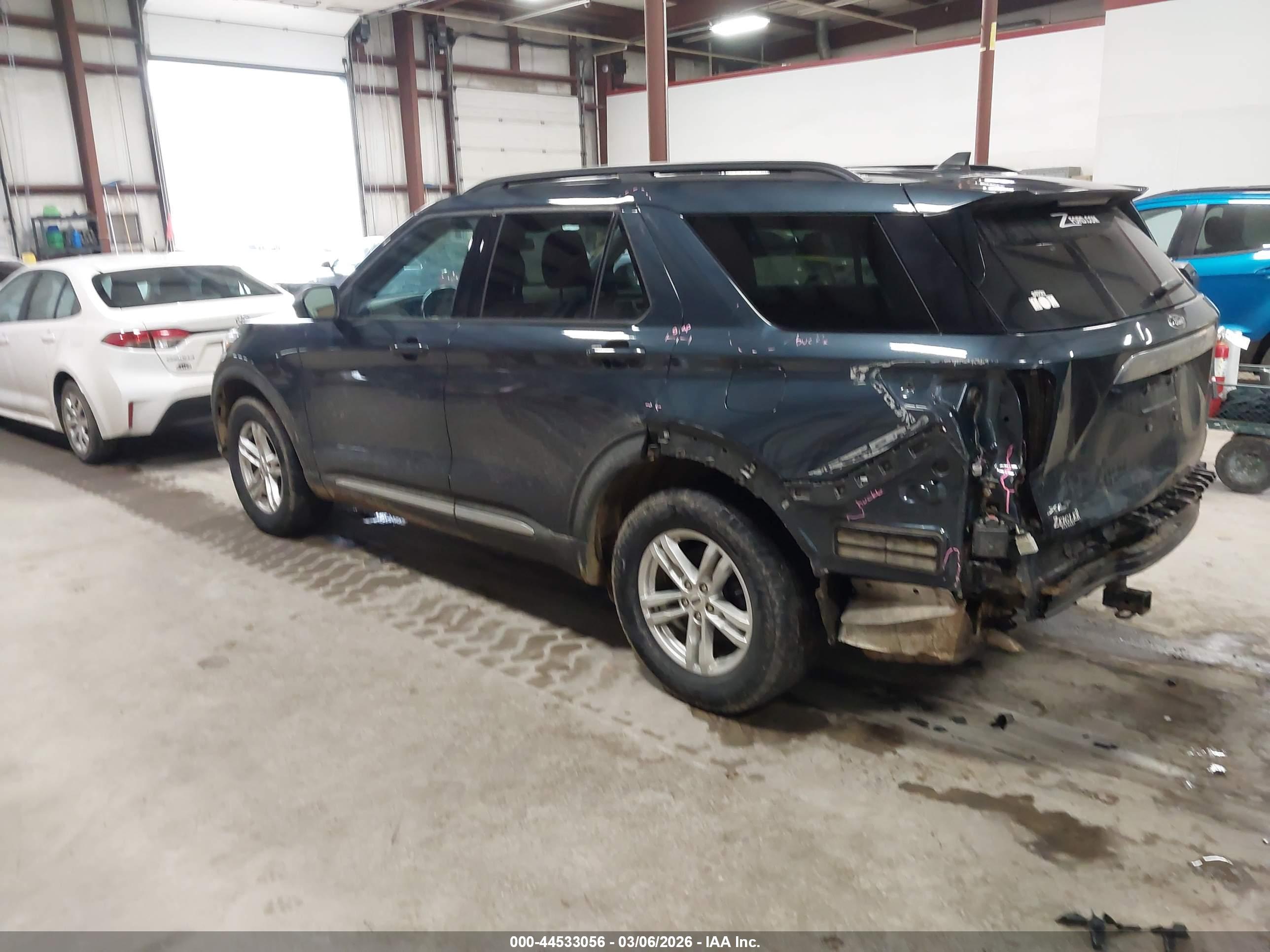 FORD EXPLORER image 3