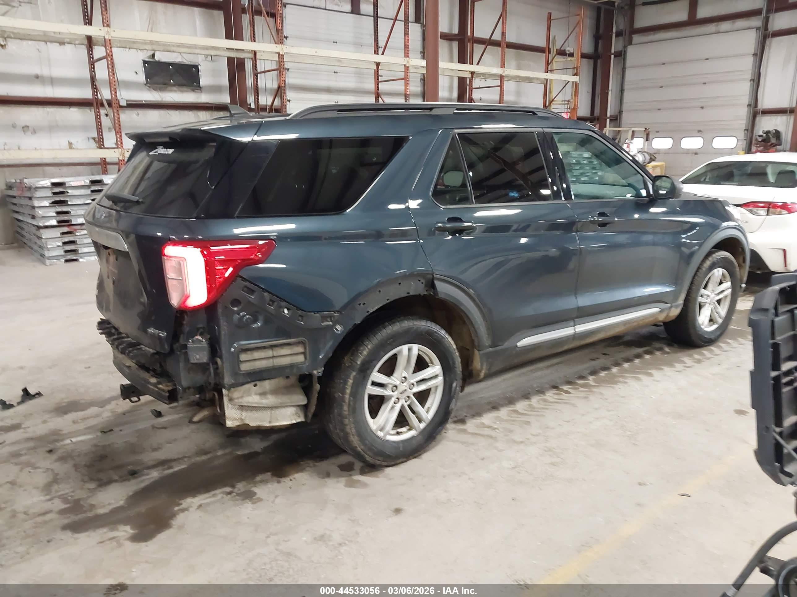 FORD EXPLORER image 4