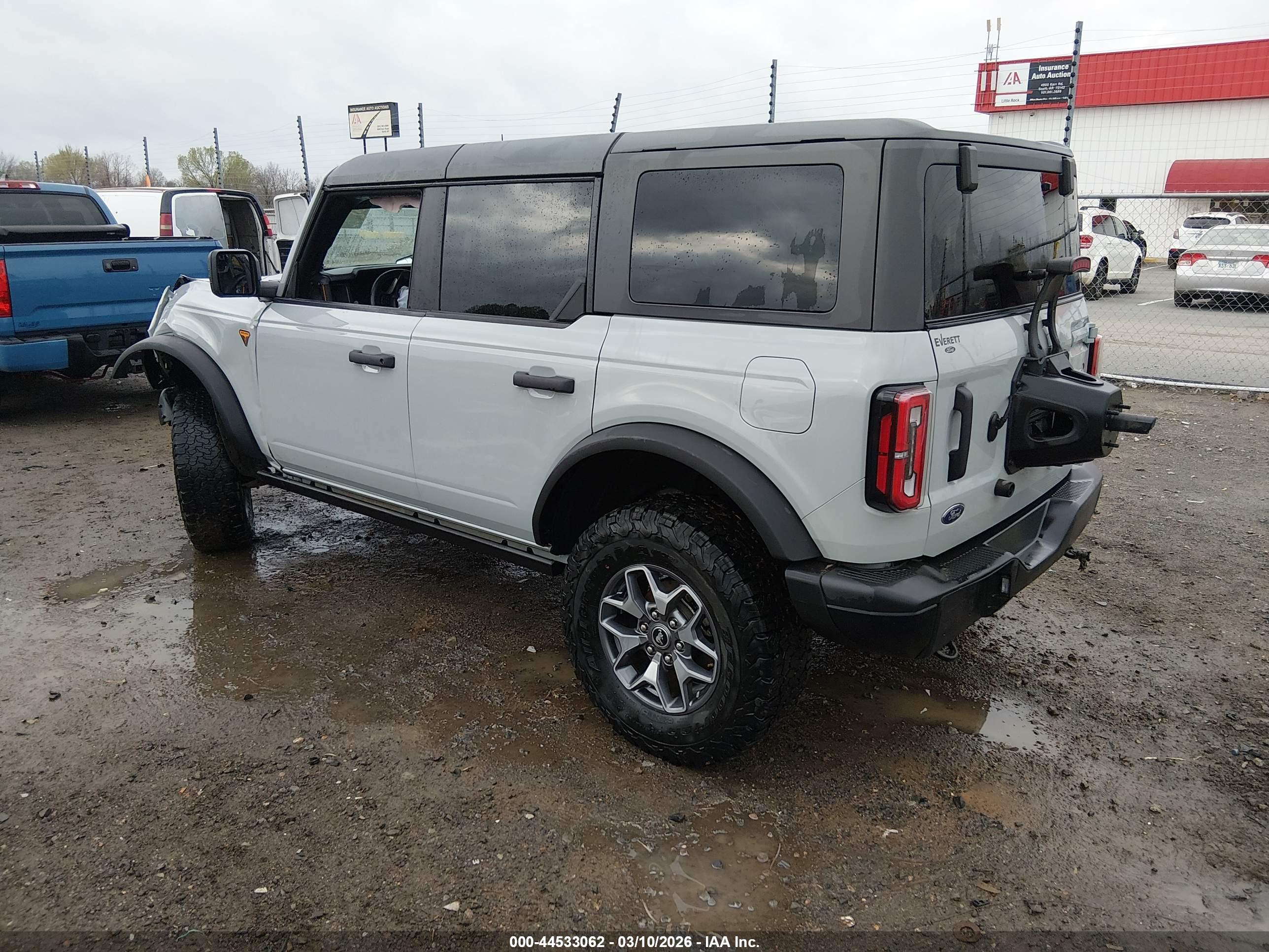 FORD BRONCO image 3