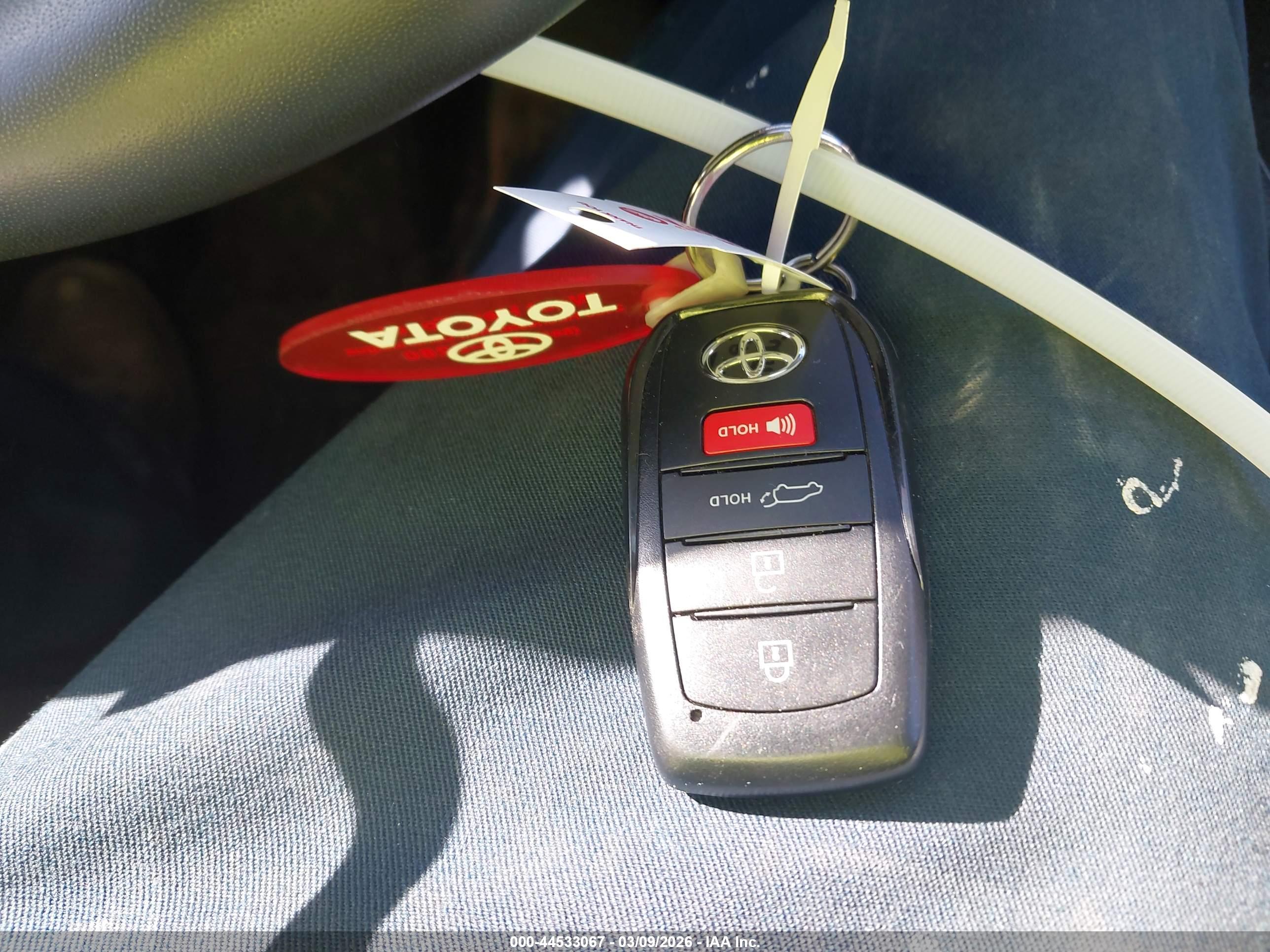 TOYOTA GRAND image 11
