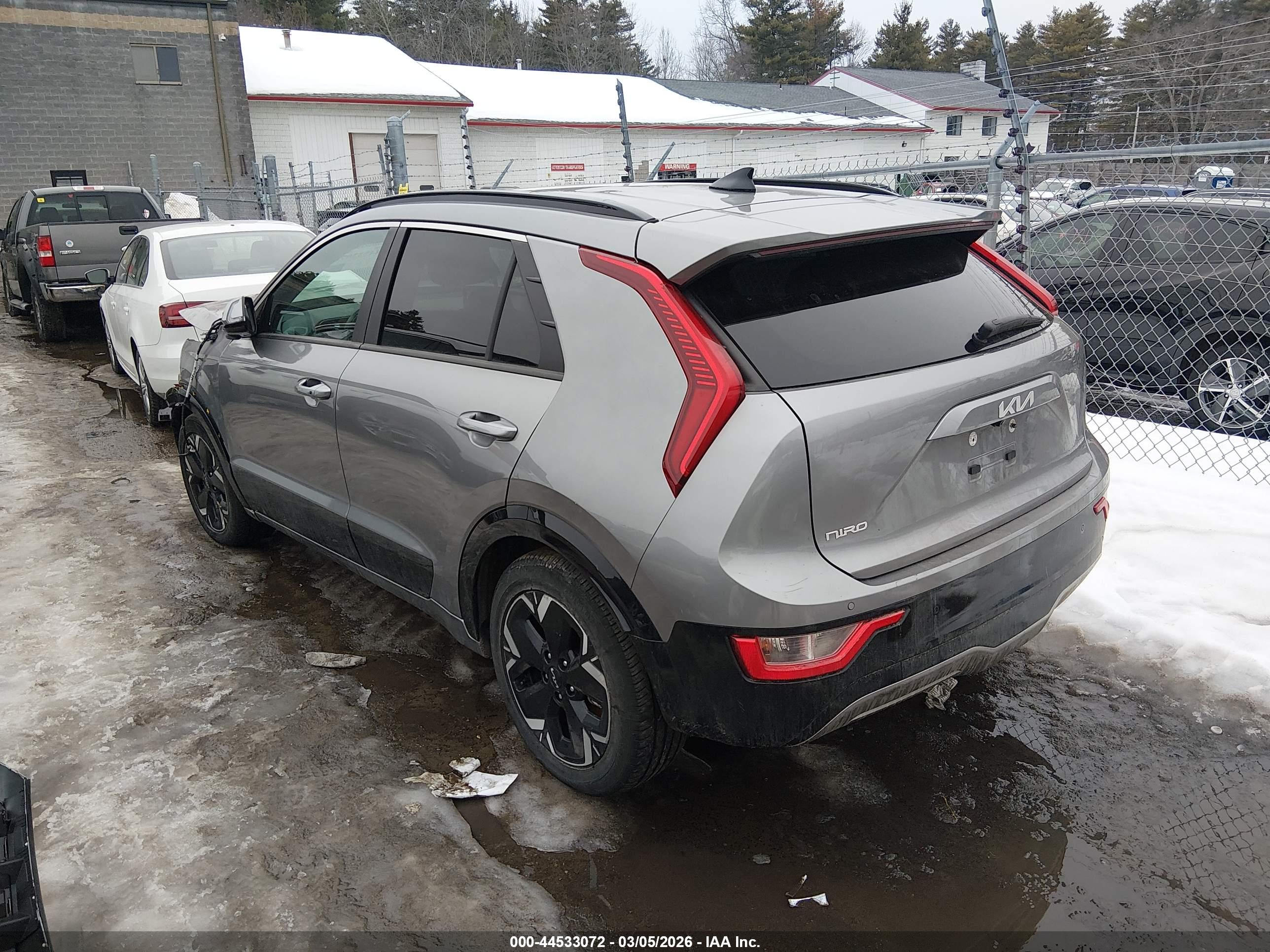 KIA NIRO image 3