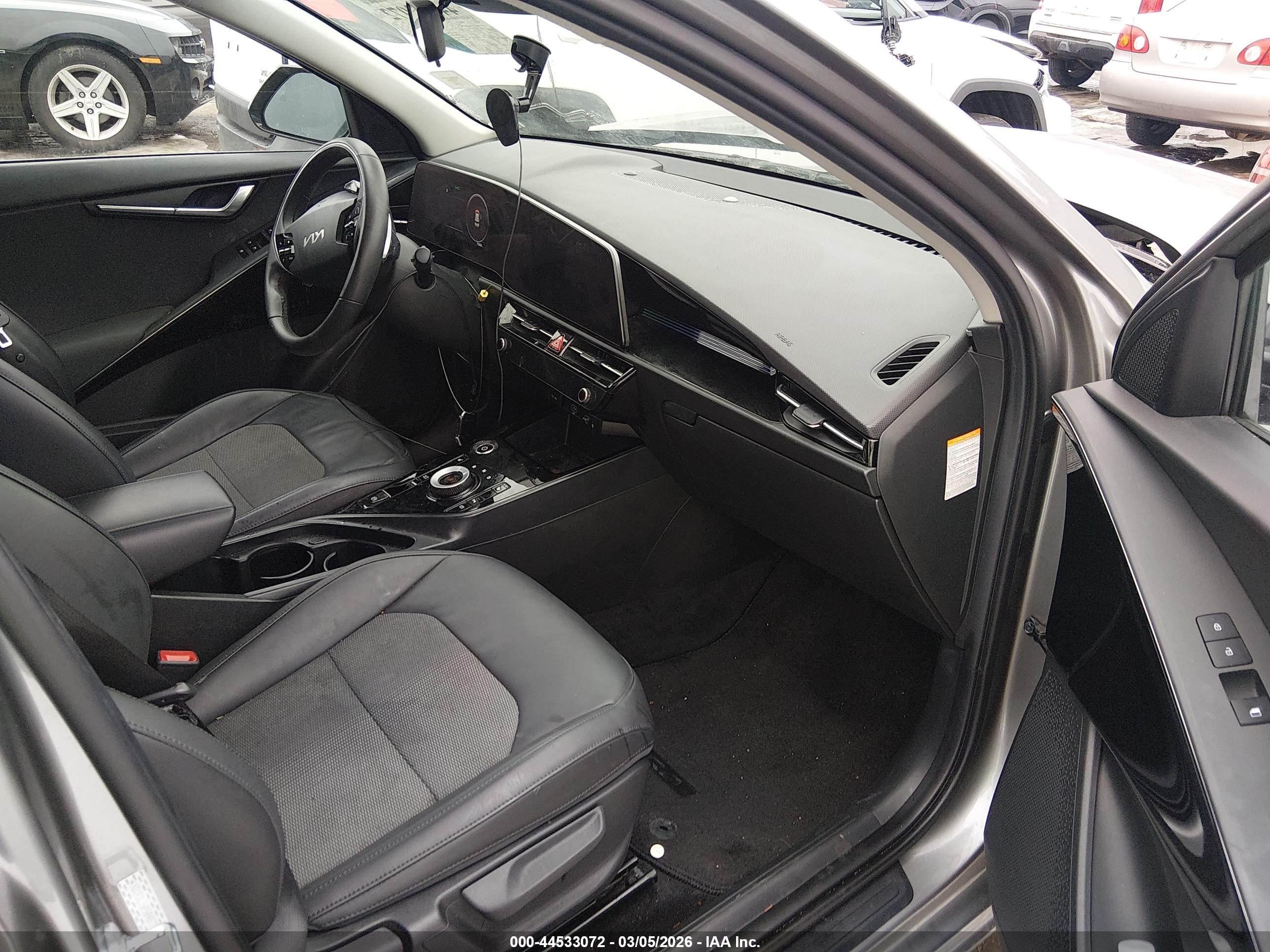 KIA NIRO image 5