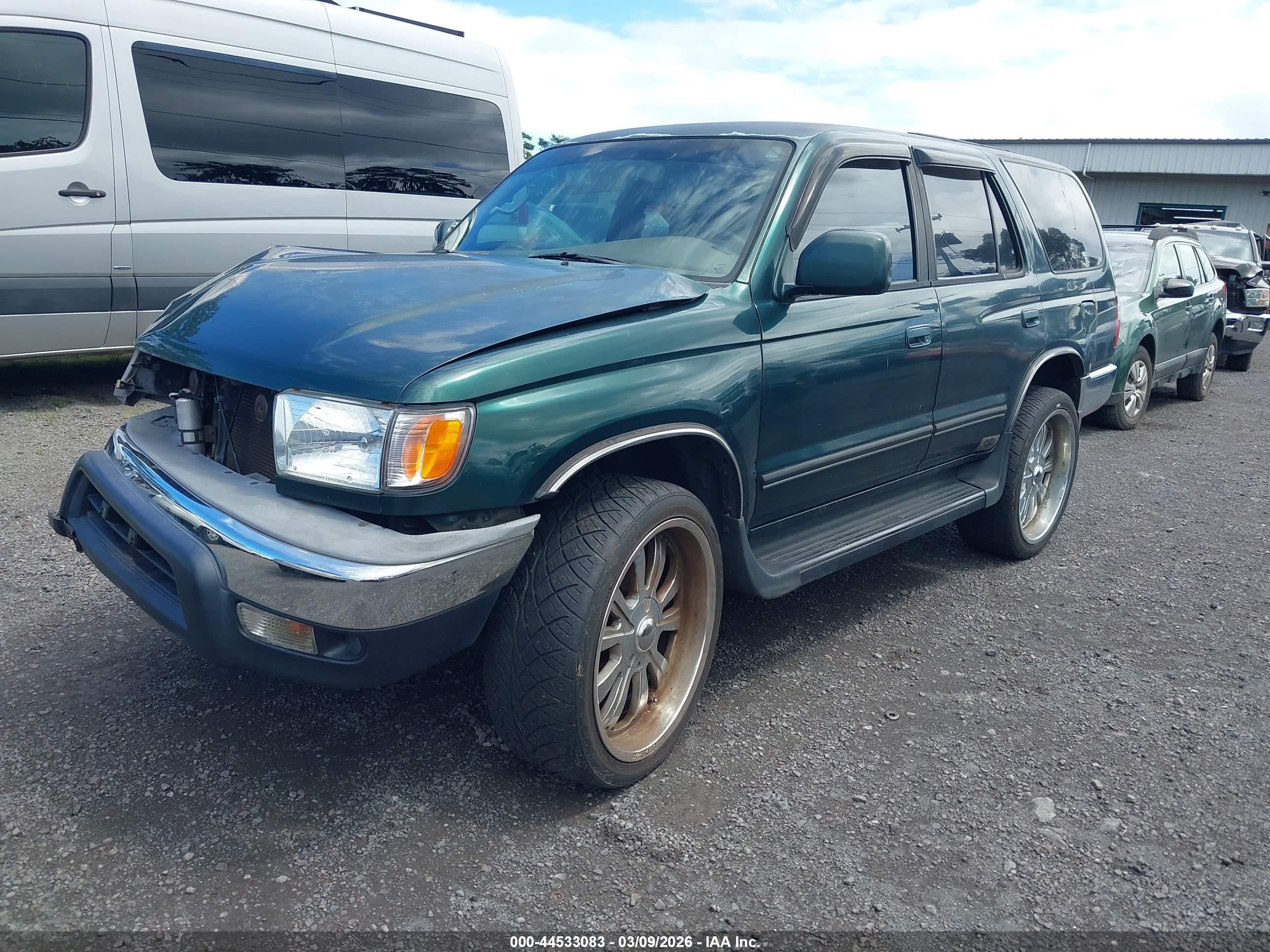 TOYOTA 4RUNNER image 2