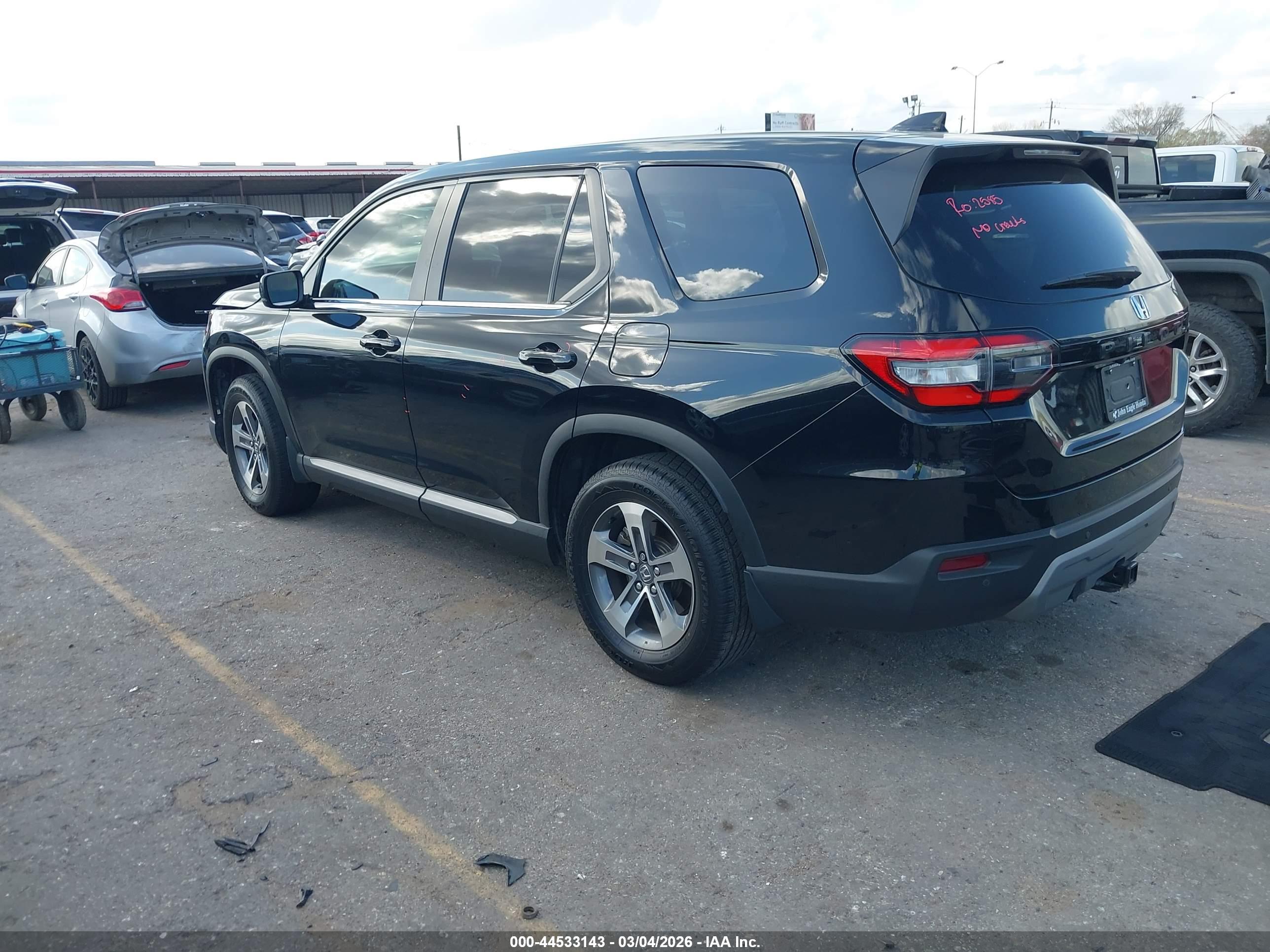 HONDA PILOT image 3