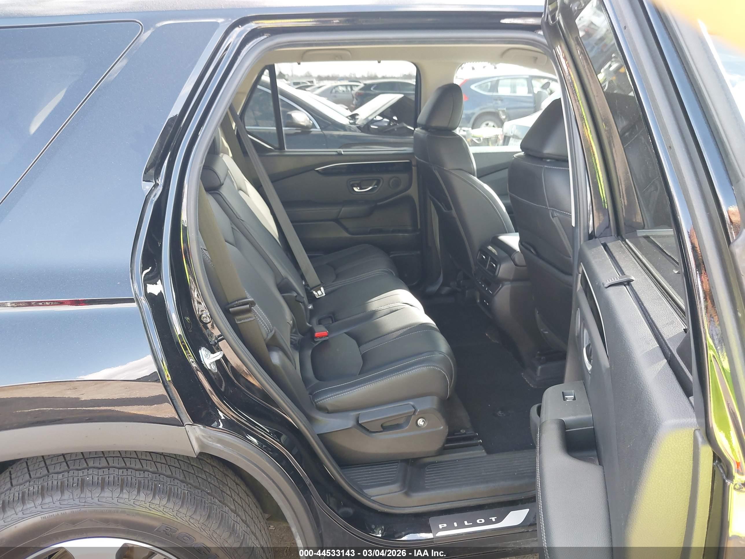 HONDA PILOT image 8