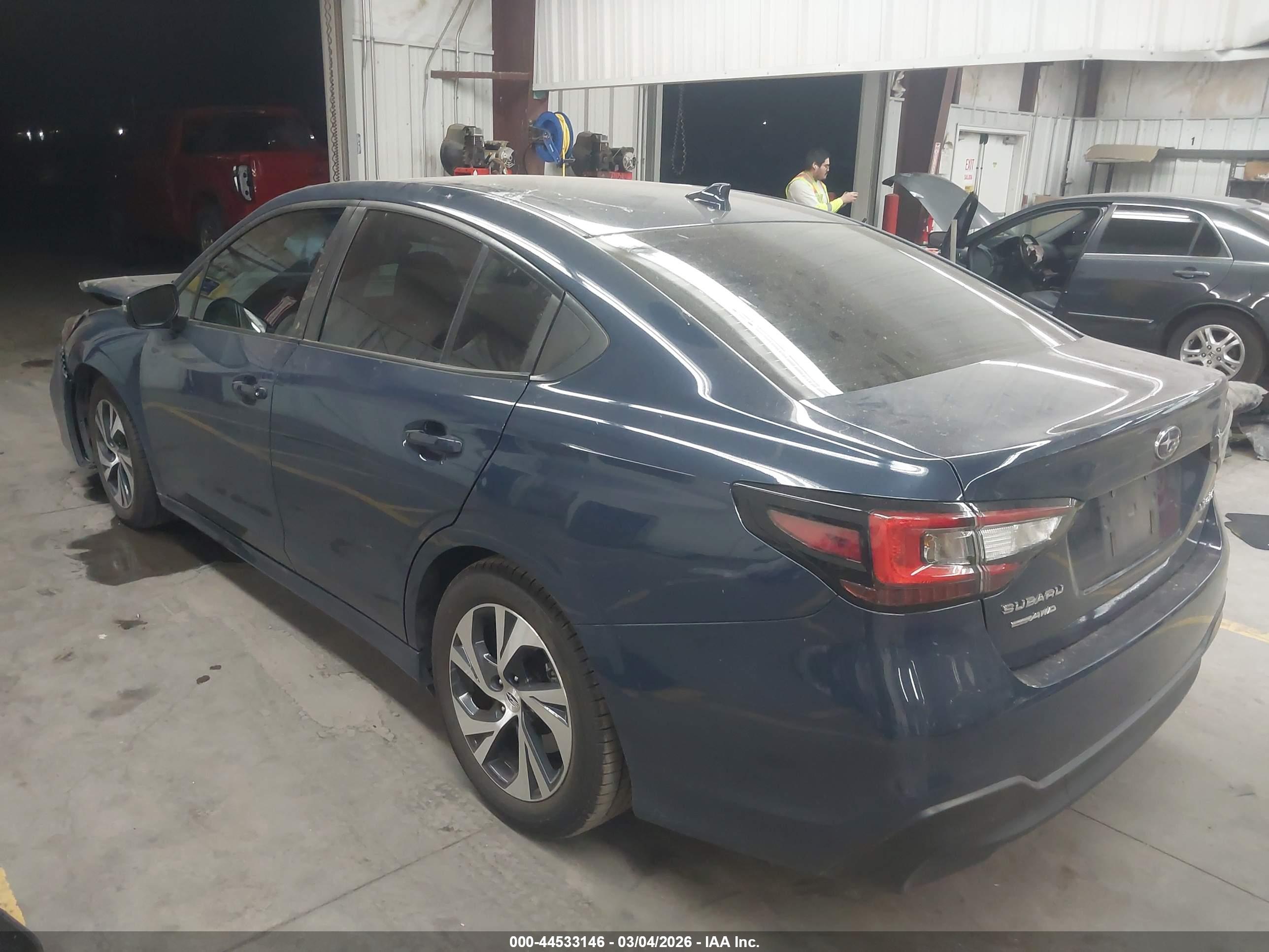 SUBARU LEGACY image 3