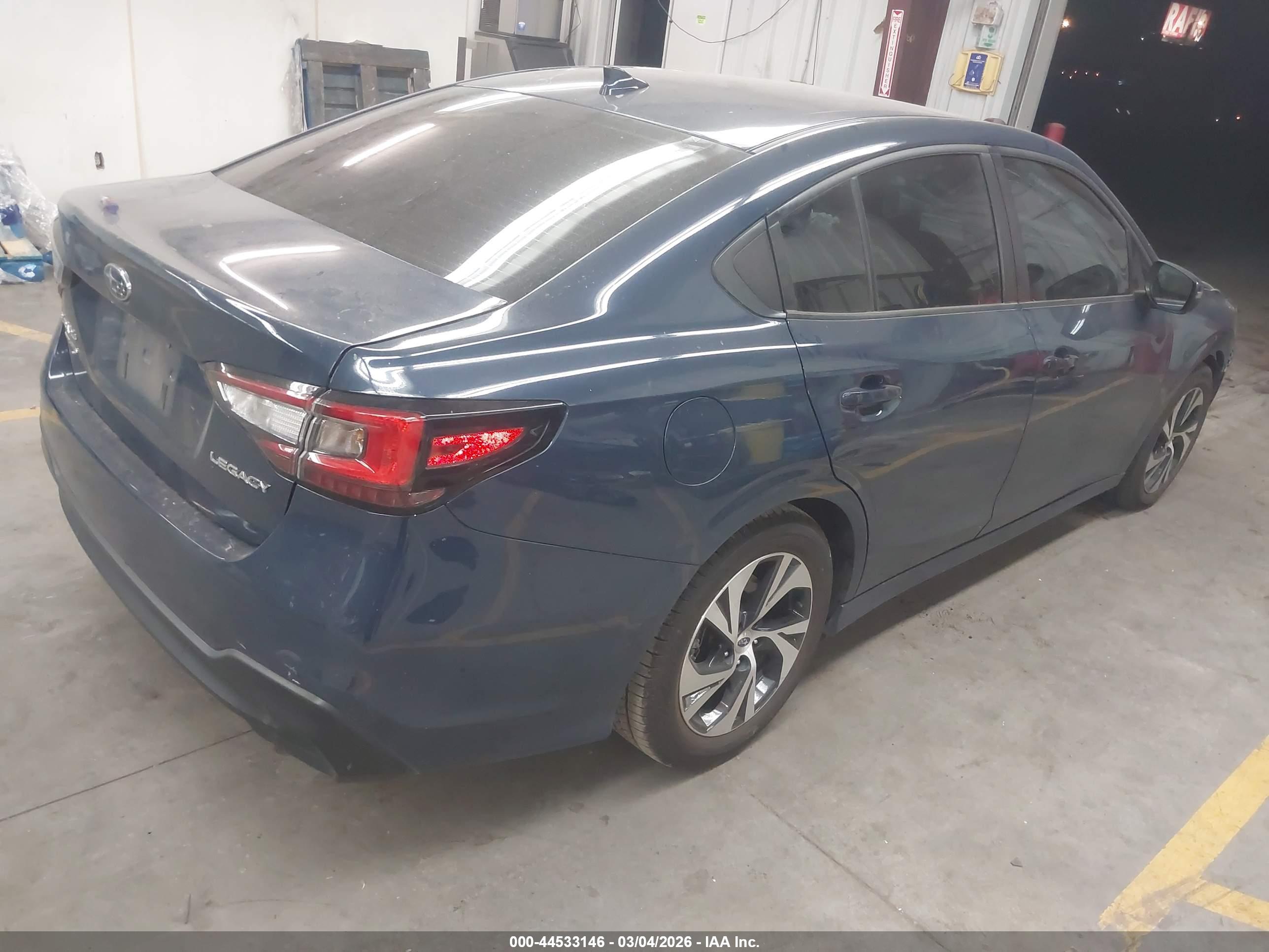 SUBARU LEGACY image 4