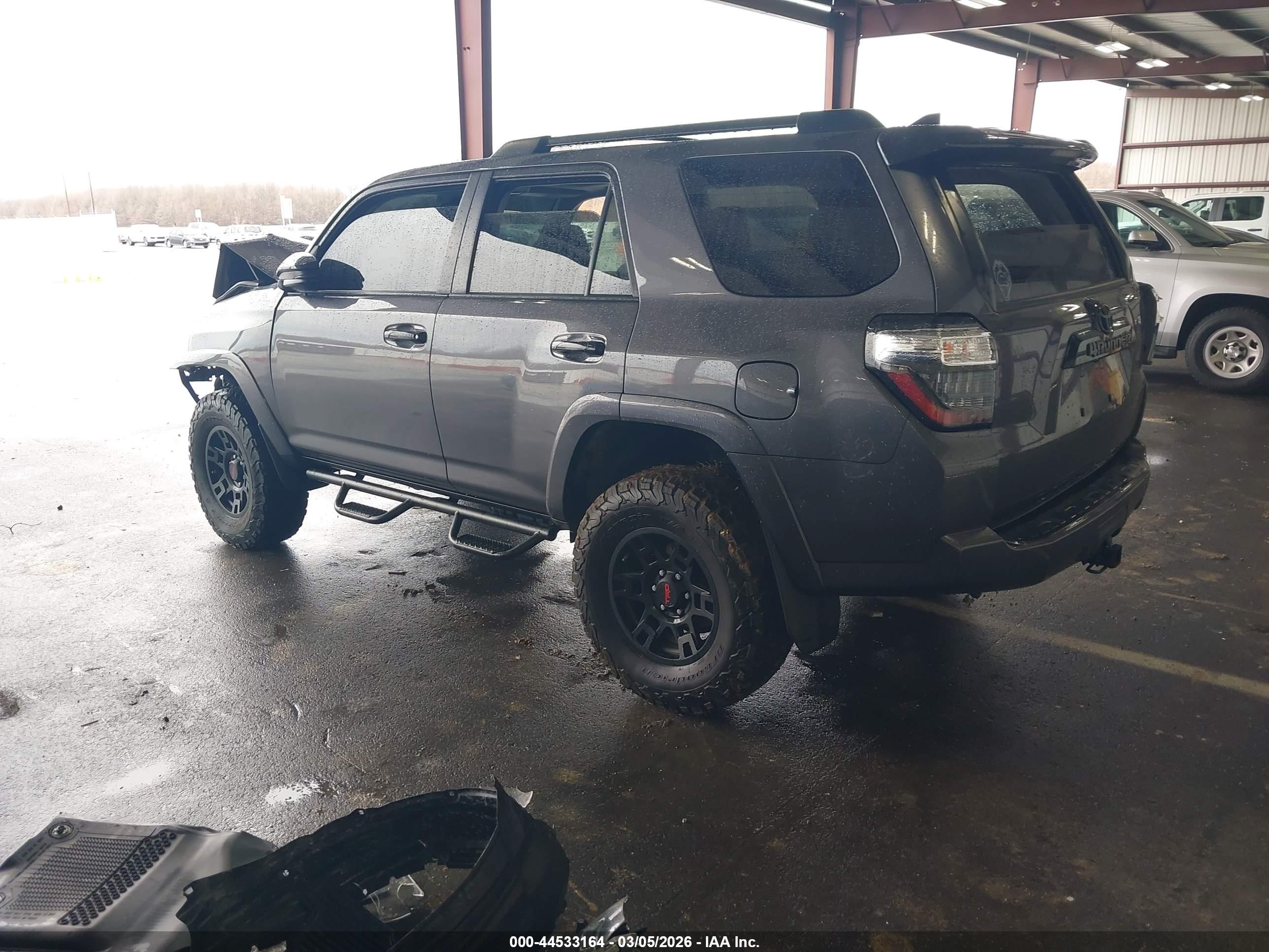 TOYOTA 4RUNNER image 3