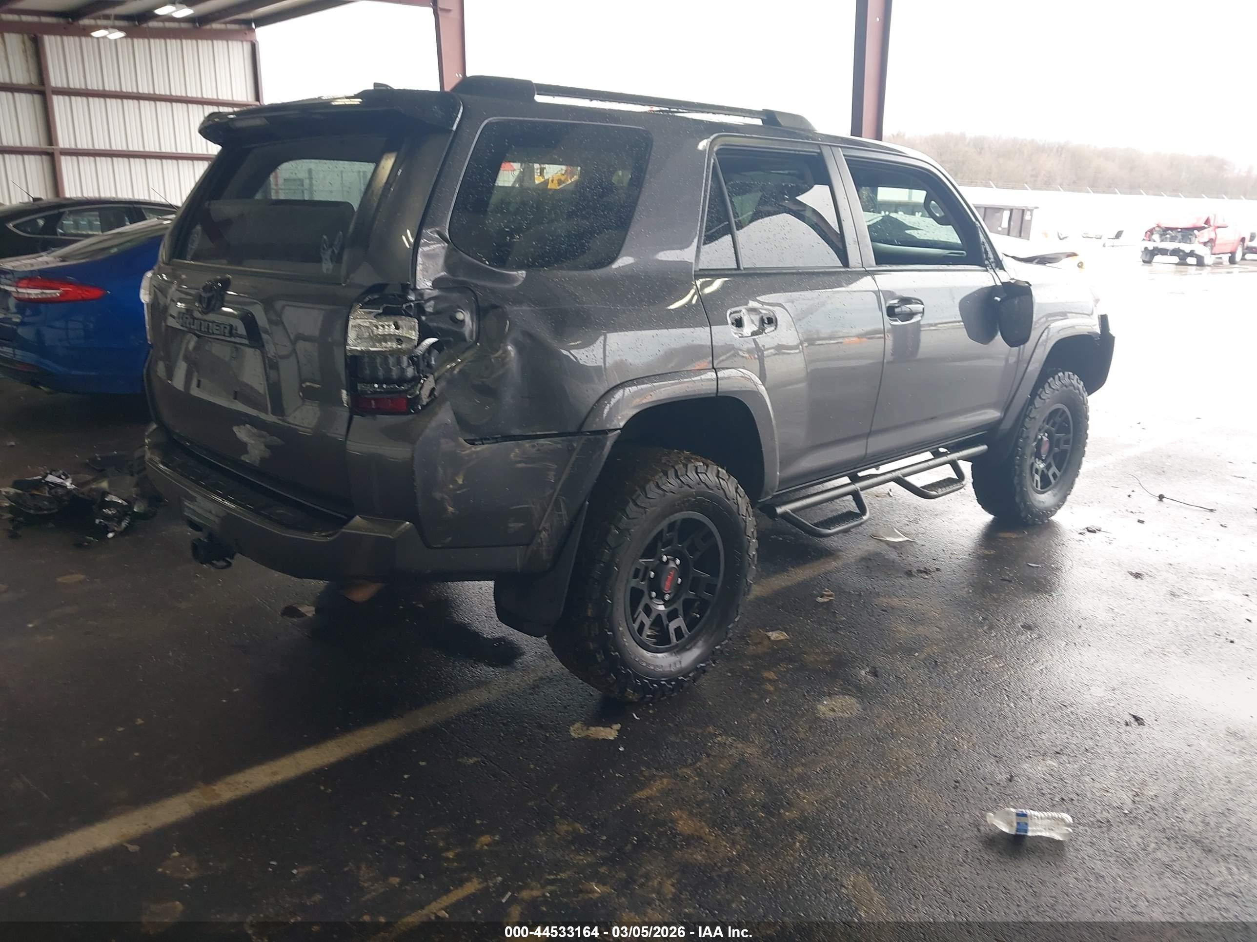 TOYOTA 4RUNNER image 4
