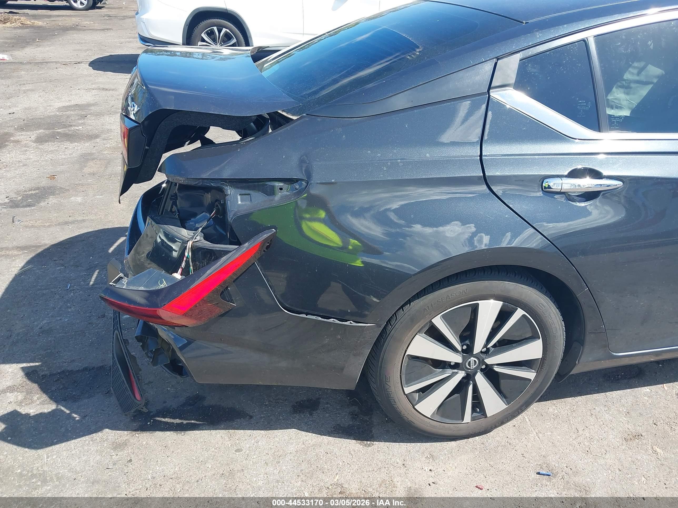 NISSAN ALTIMA image 6