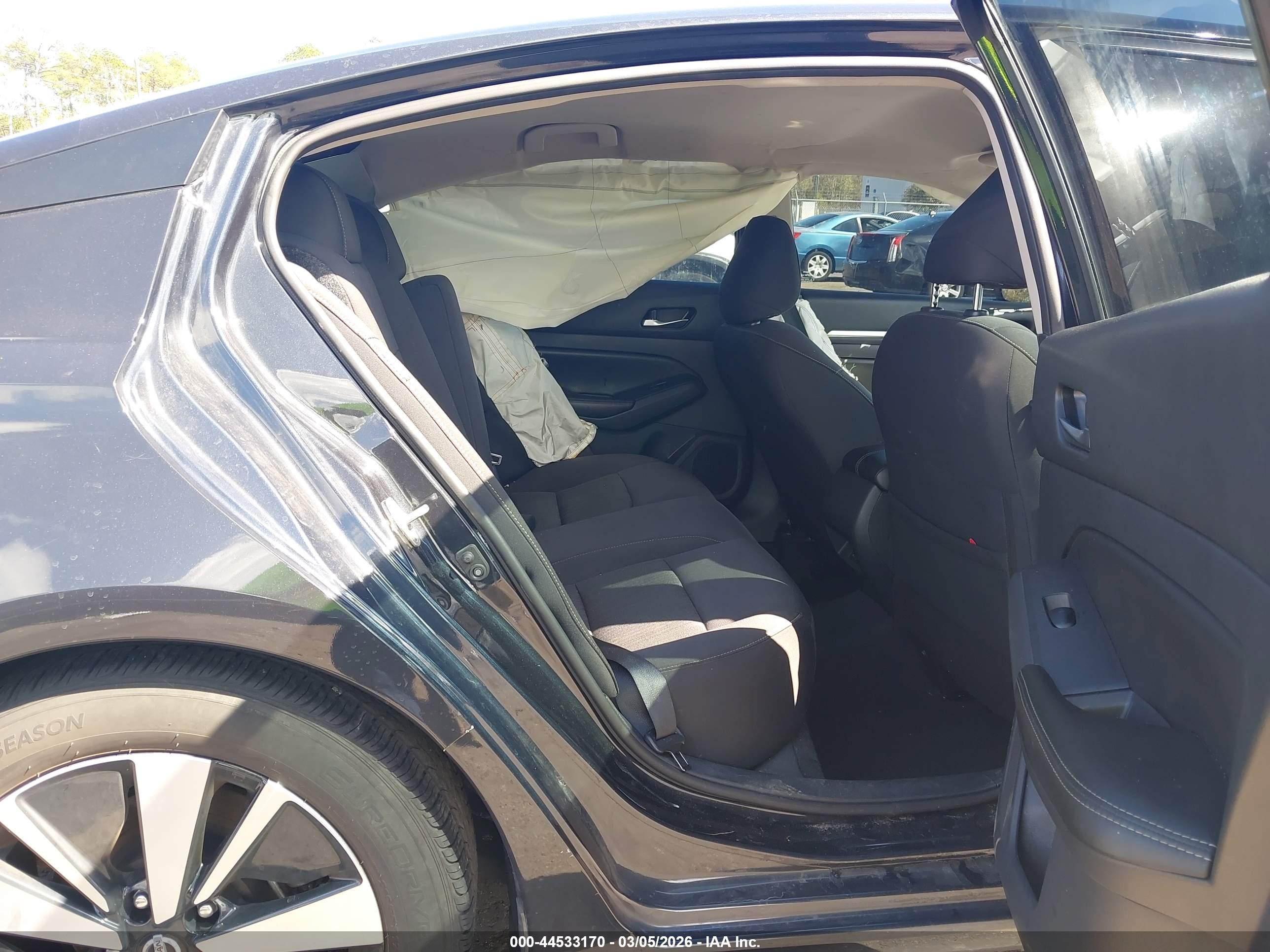 NISSAN ALTIMA image 8