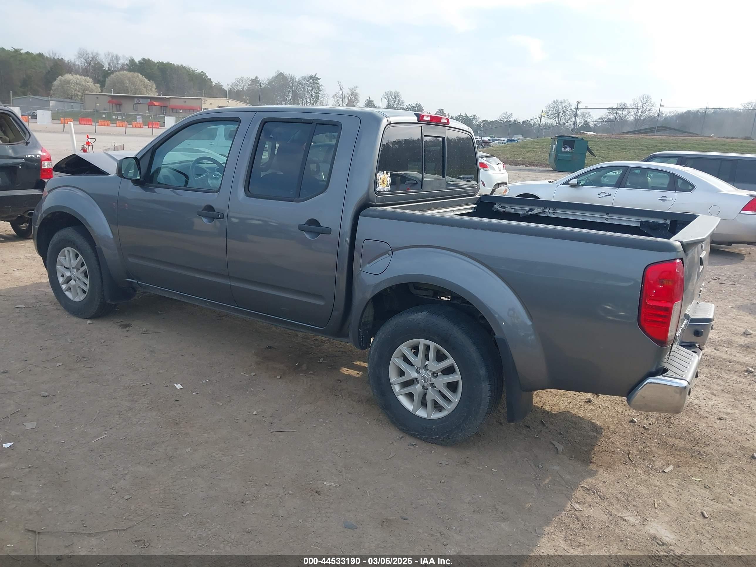 NISSAN FRONTIER image 3