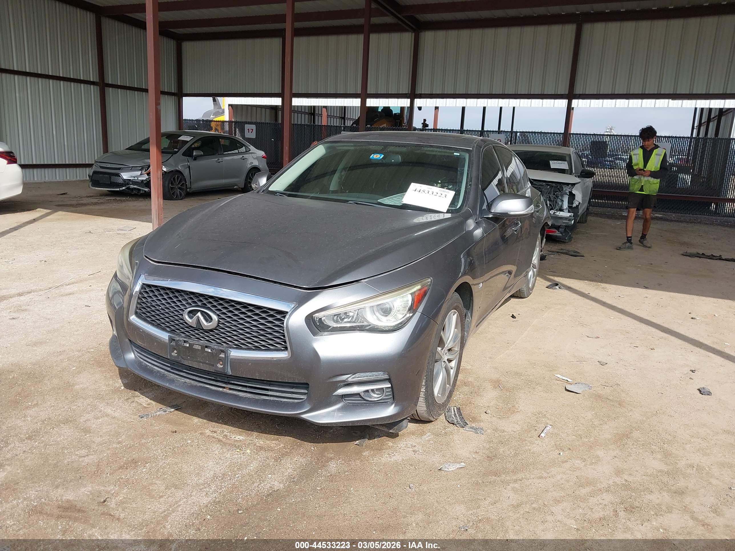 INFINITI Q50 image 2