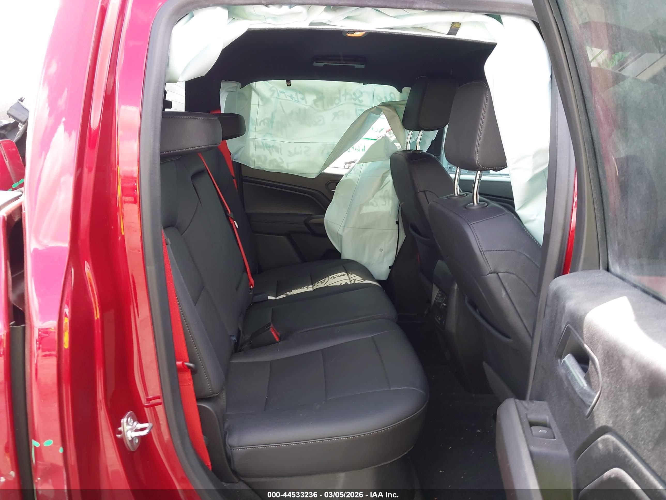 CHEVROLET COLORADO image 8
