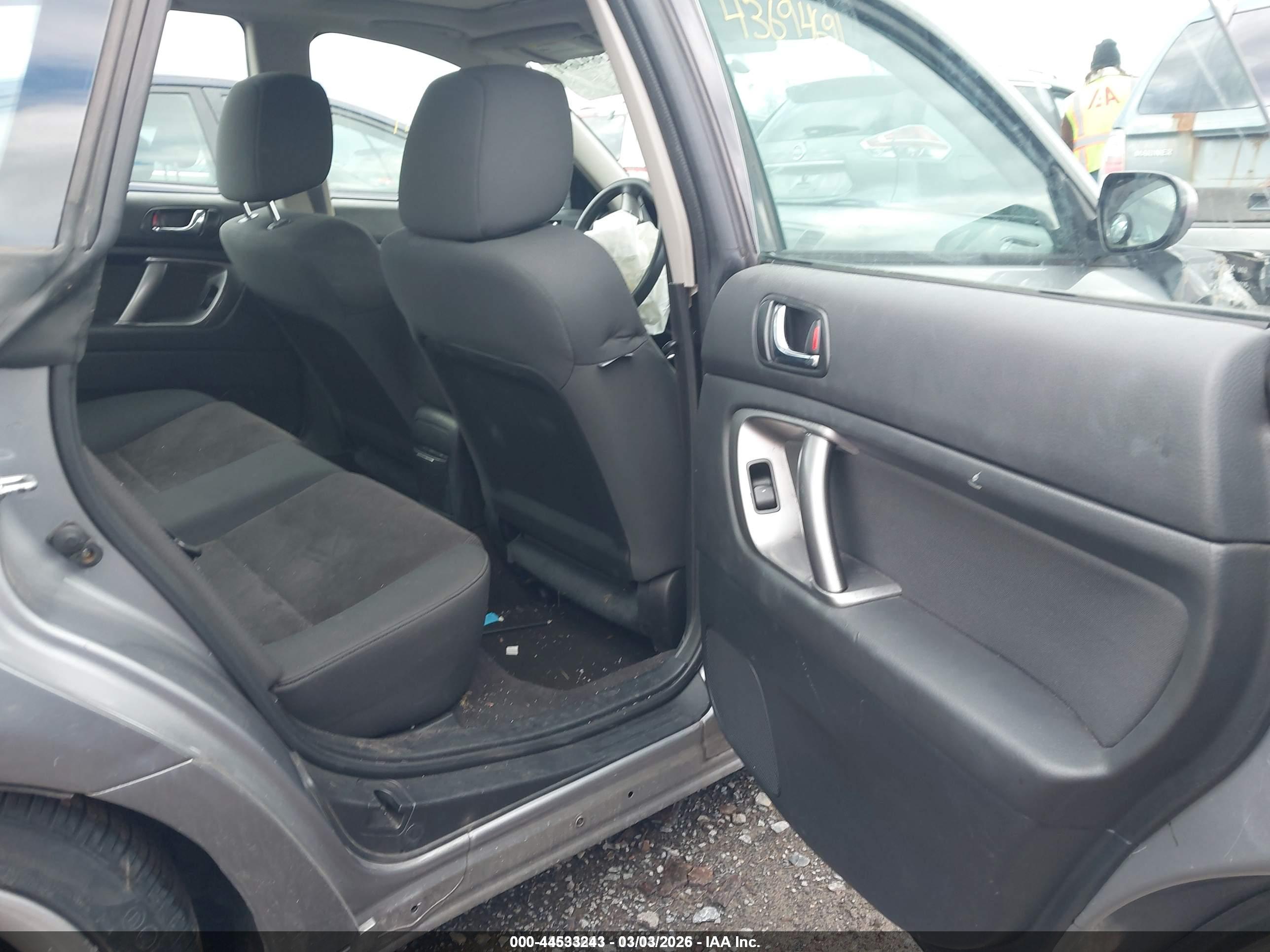 SUBARU LEGACY image 8