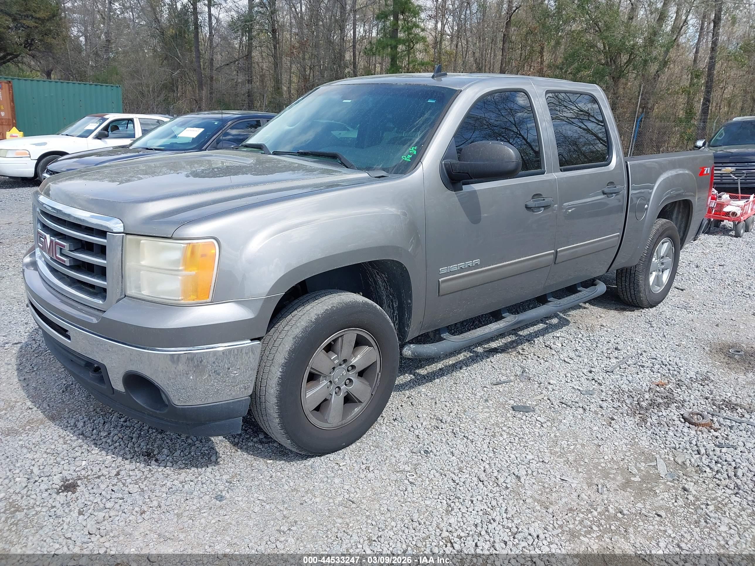 GMC SIERRA image 2