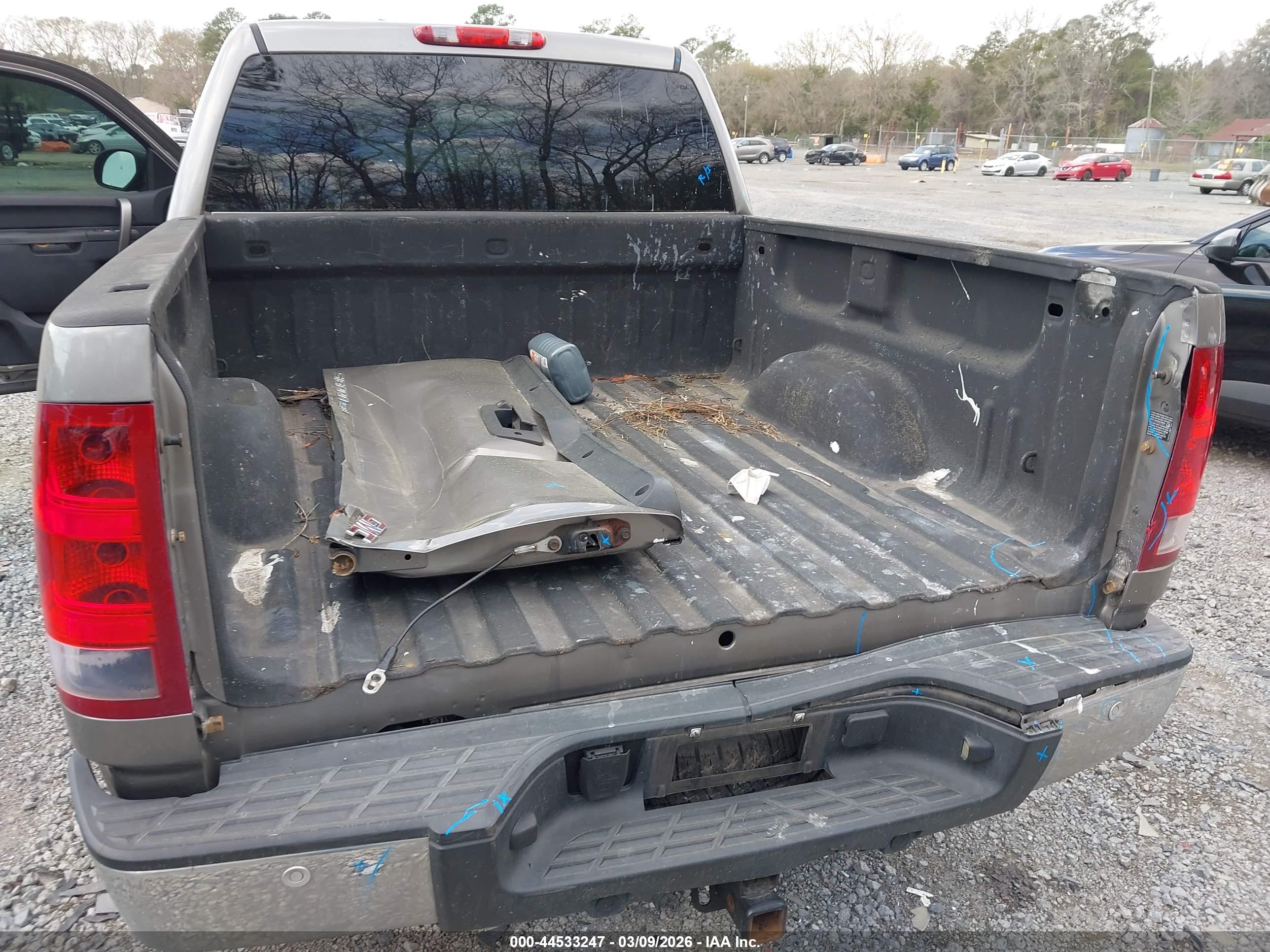 GMC SIERRA image 6