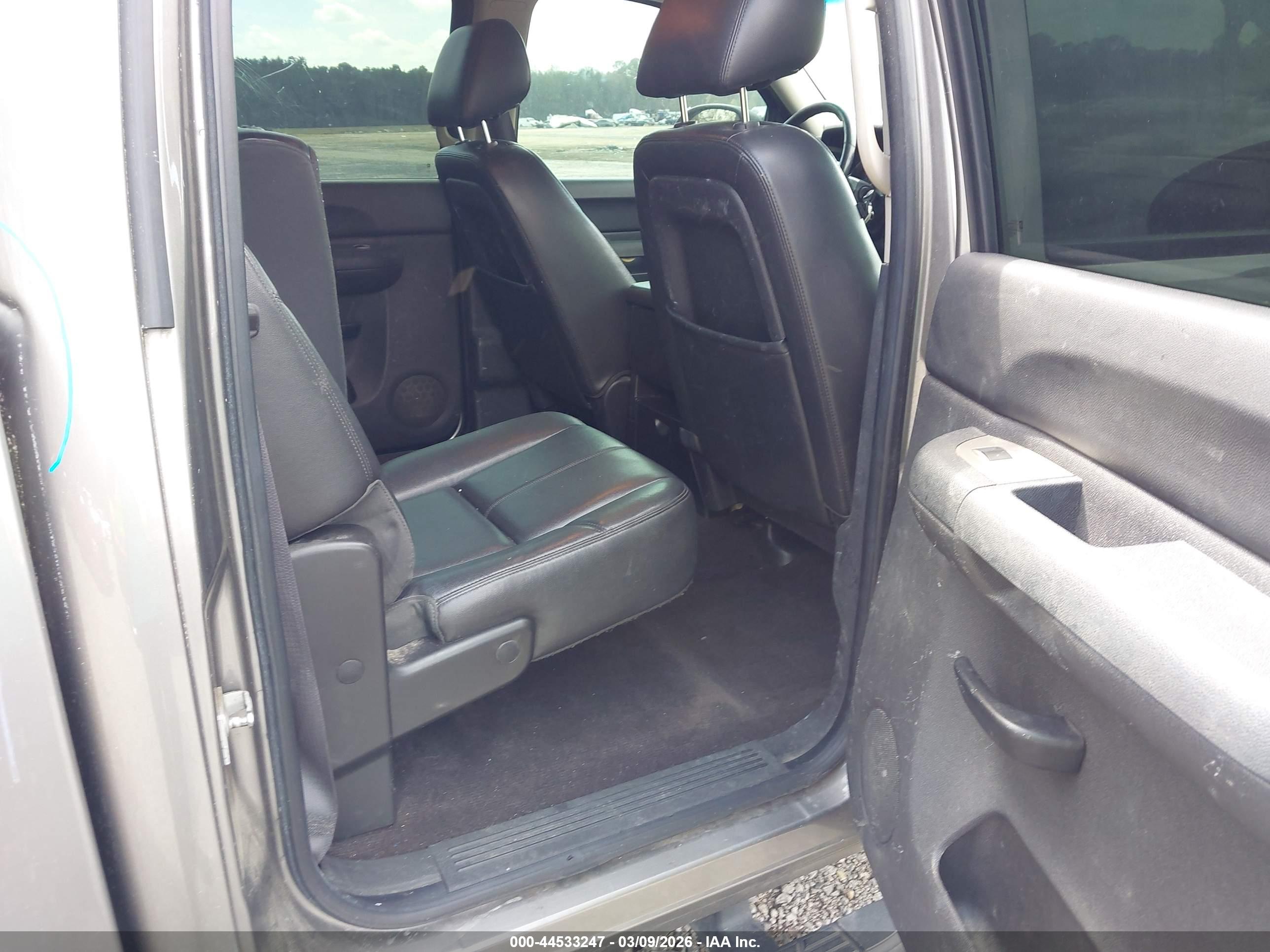 GMC SIERRA image 8