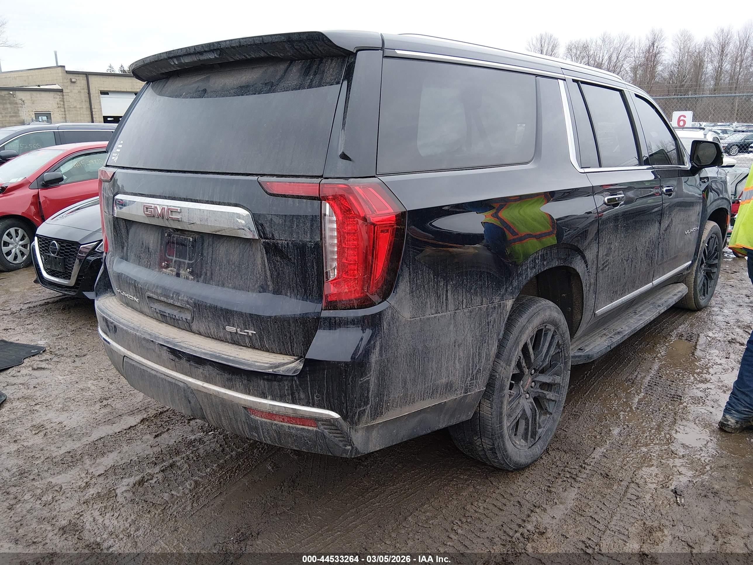 GMC YUKON image 4