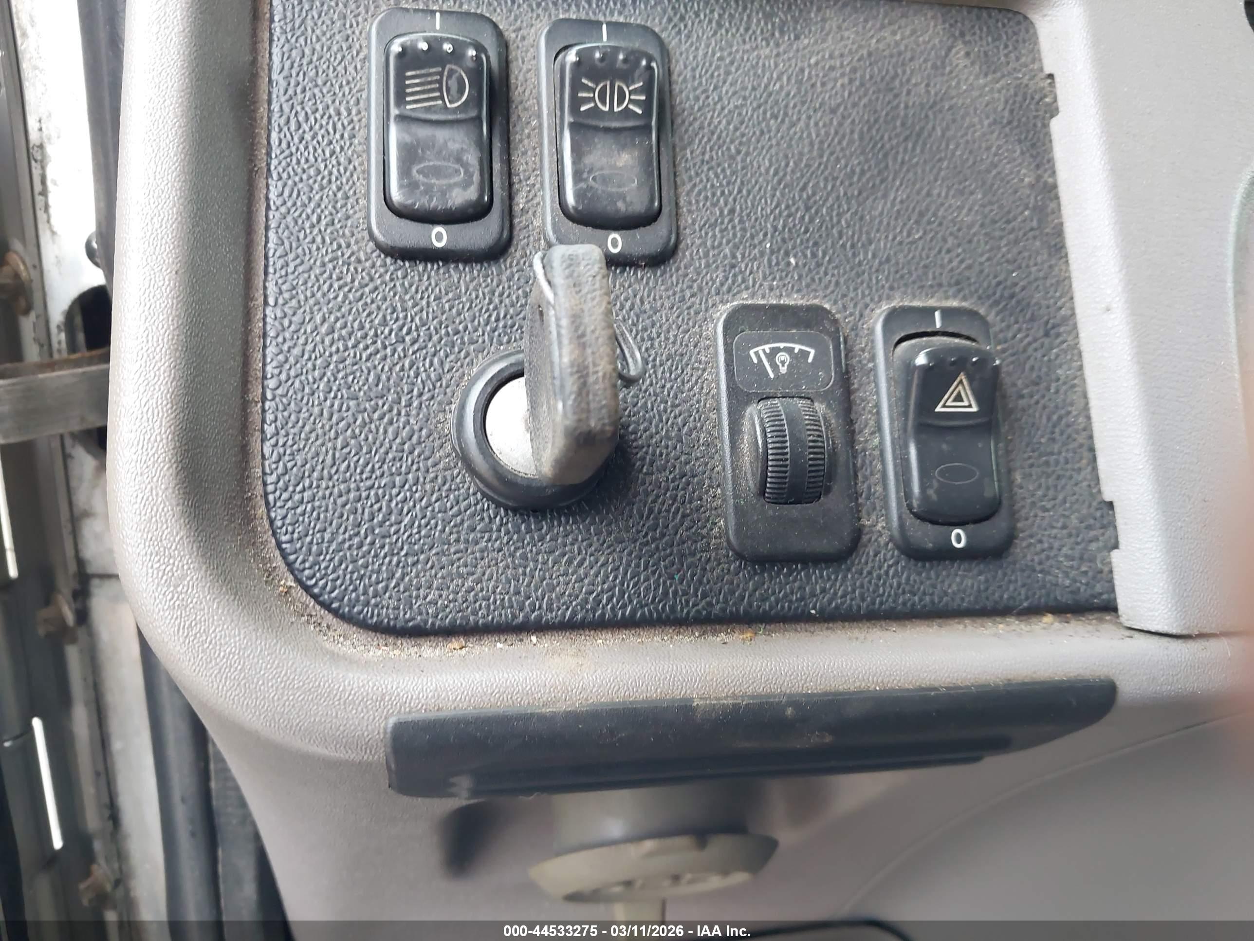 PETERBILT 365 image 11