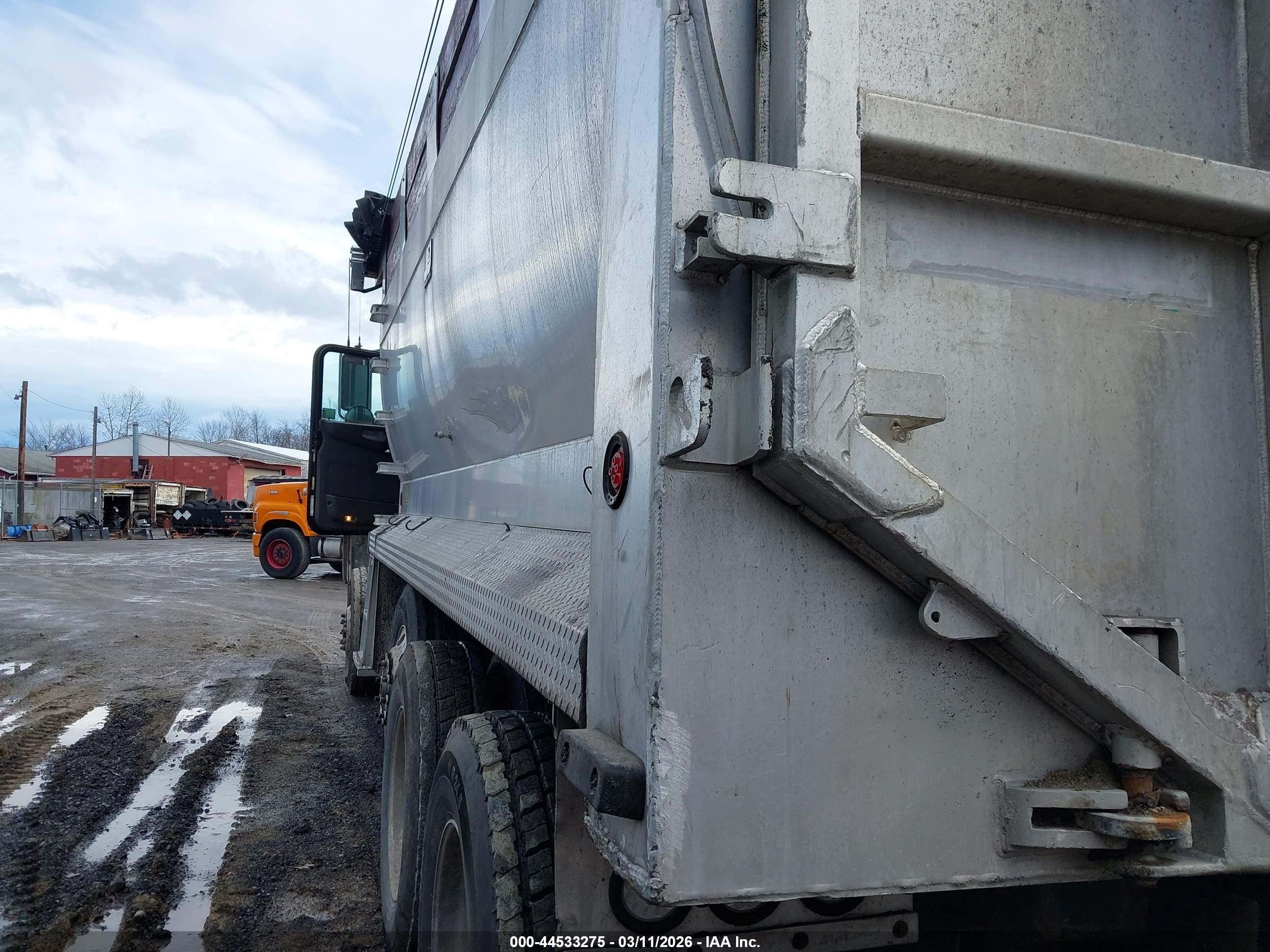 PETERBILT 365 image 3