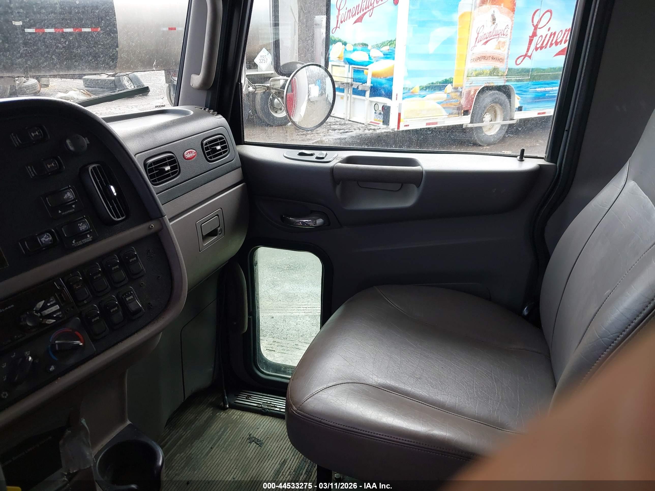 PETERBILT 365 image 7