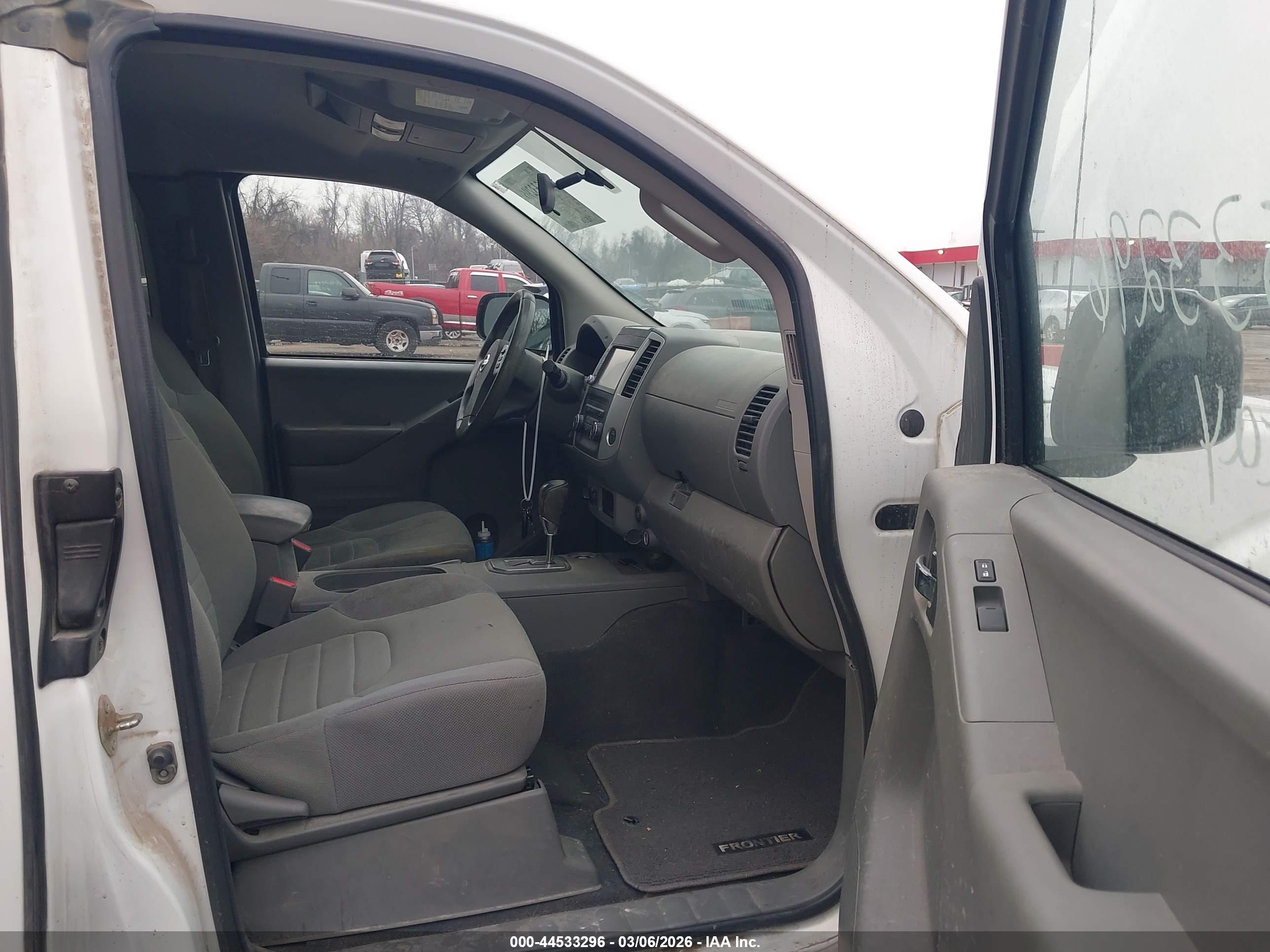 NISSAN FRONTIER image 5