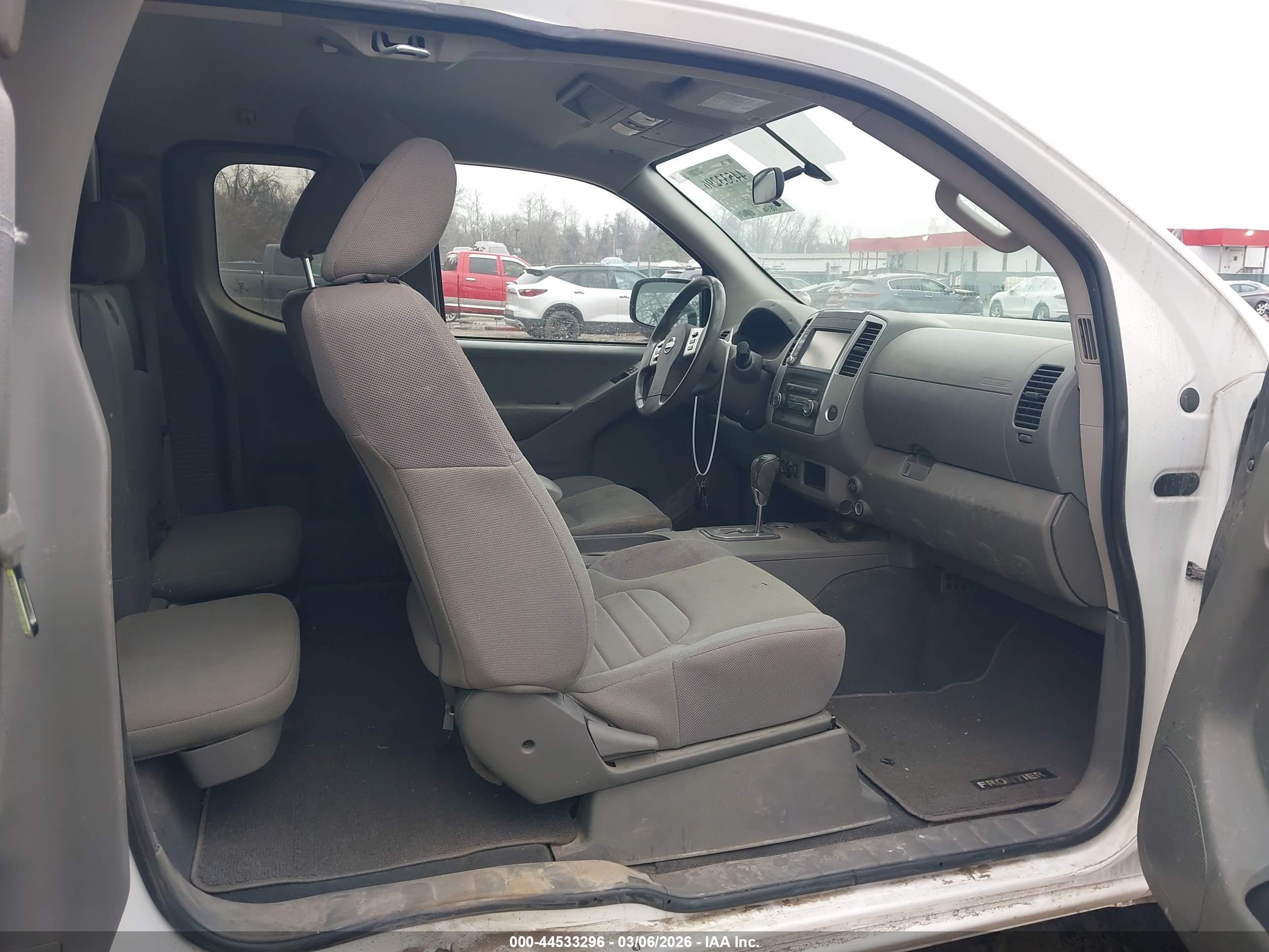 NISSAN FRONTIER image 8