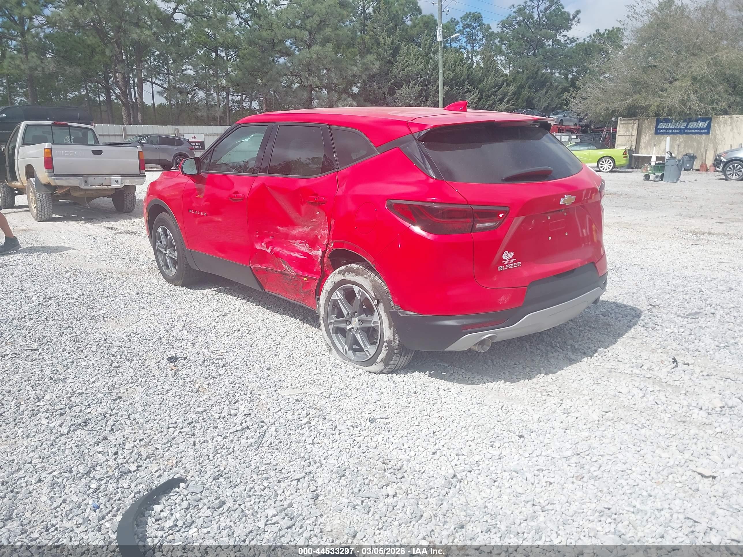 CHEVROLET BLAZER image 3