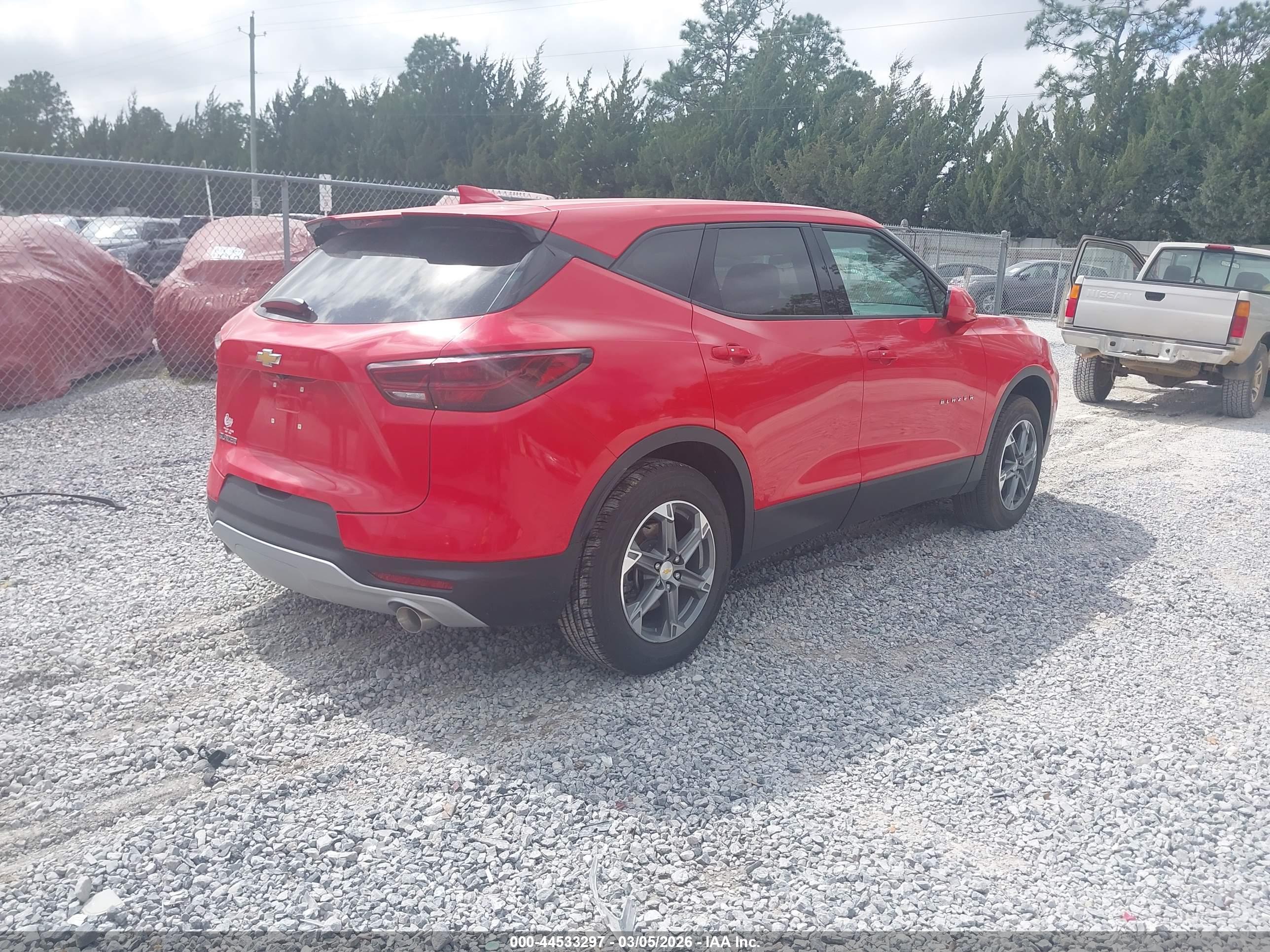 CHEVROLET BLAZER image 4
