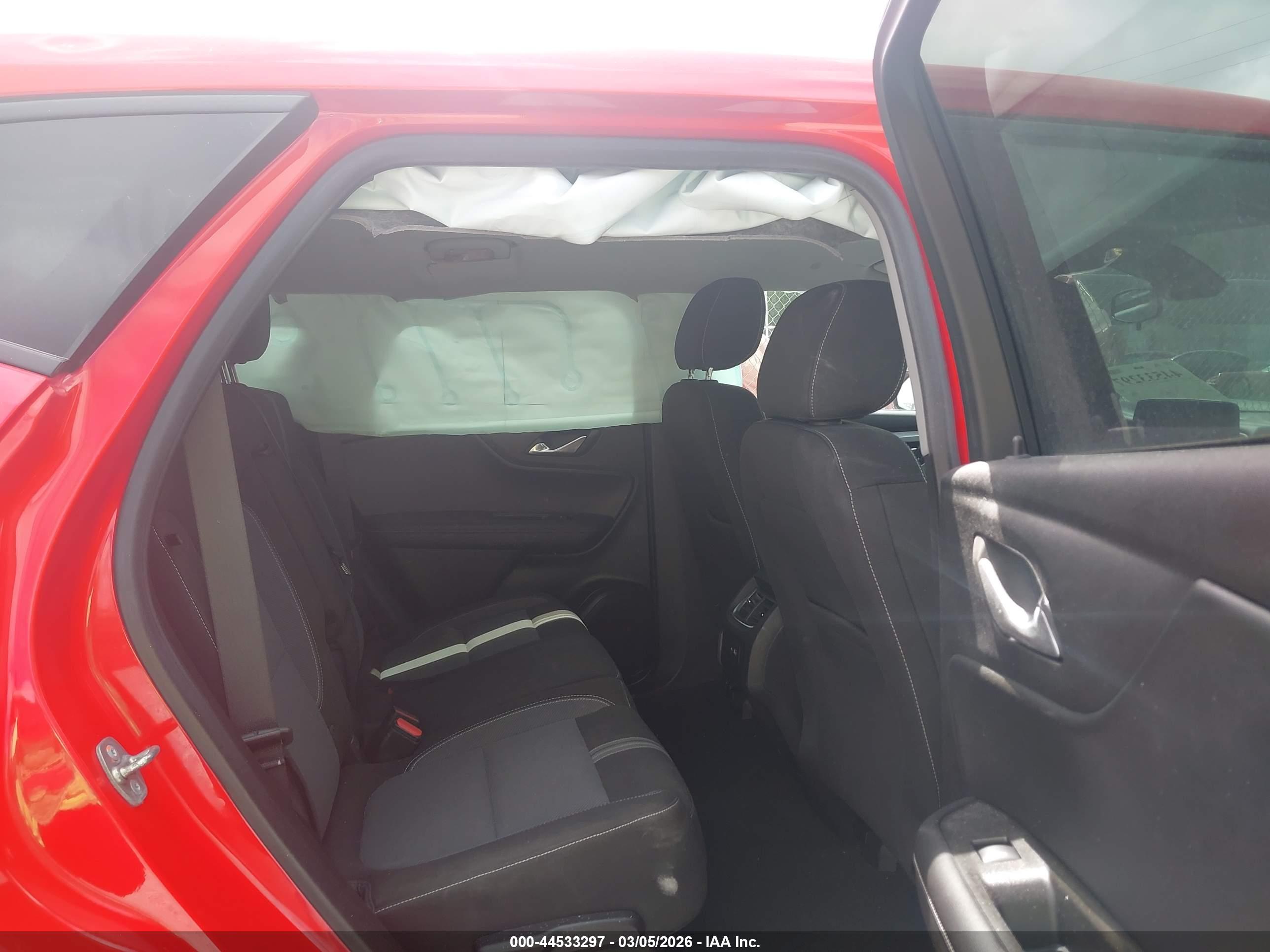CHEVROLET BLAZER image 8