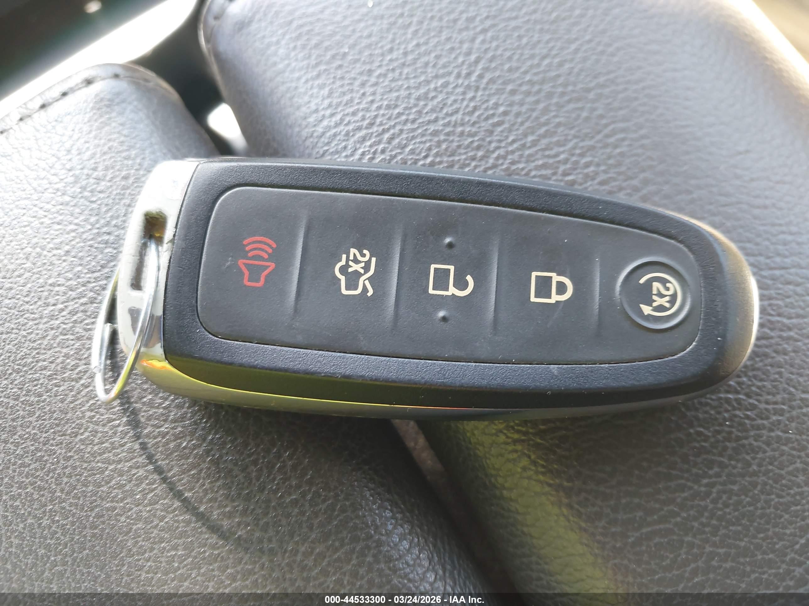 LINCOLN MKS image 11
