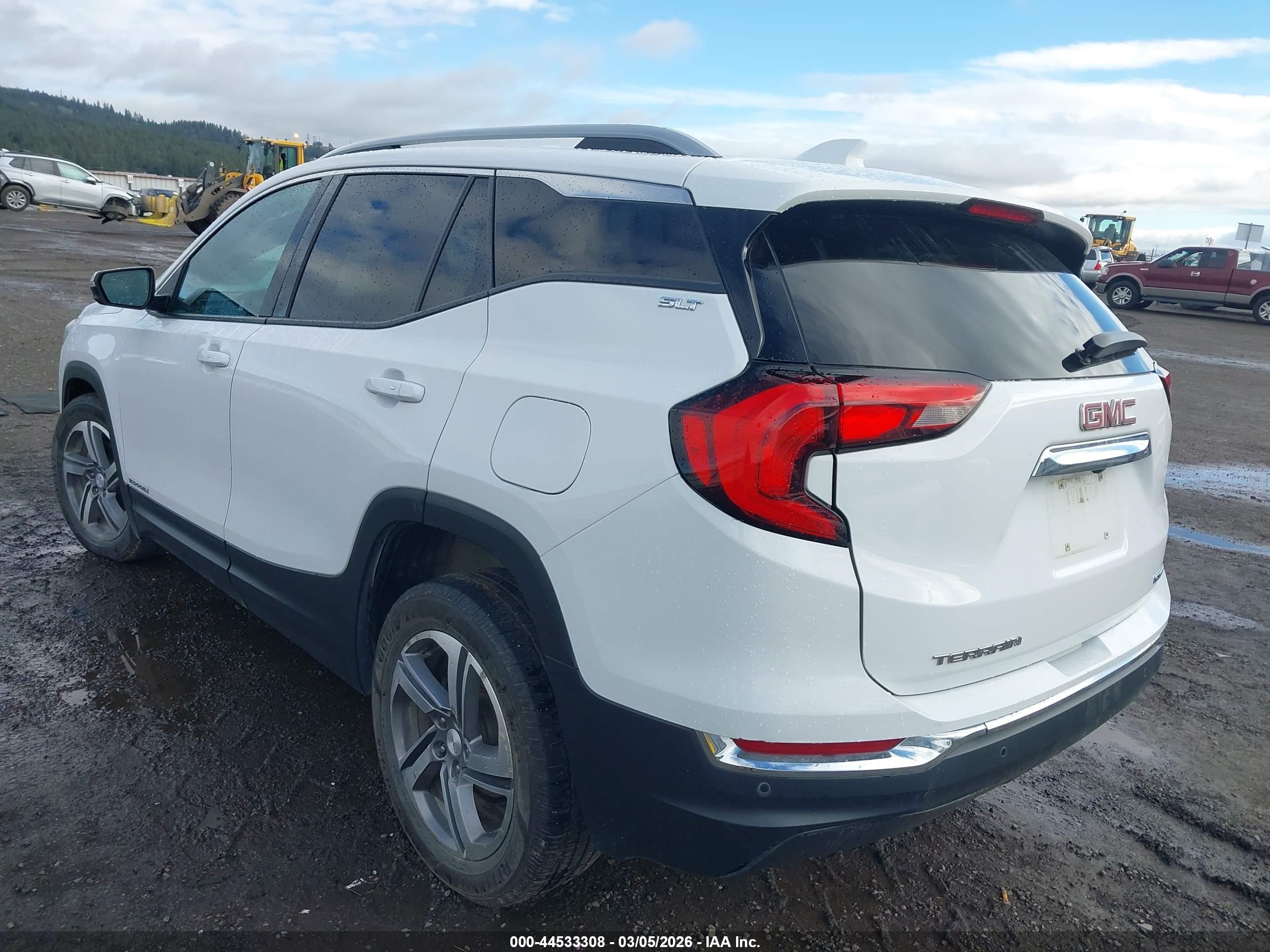 GMC TERRAIN image 3